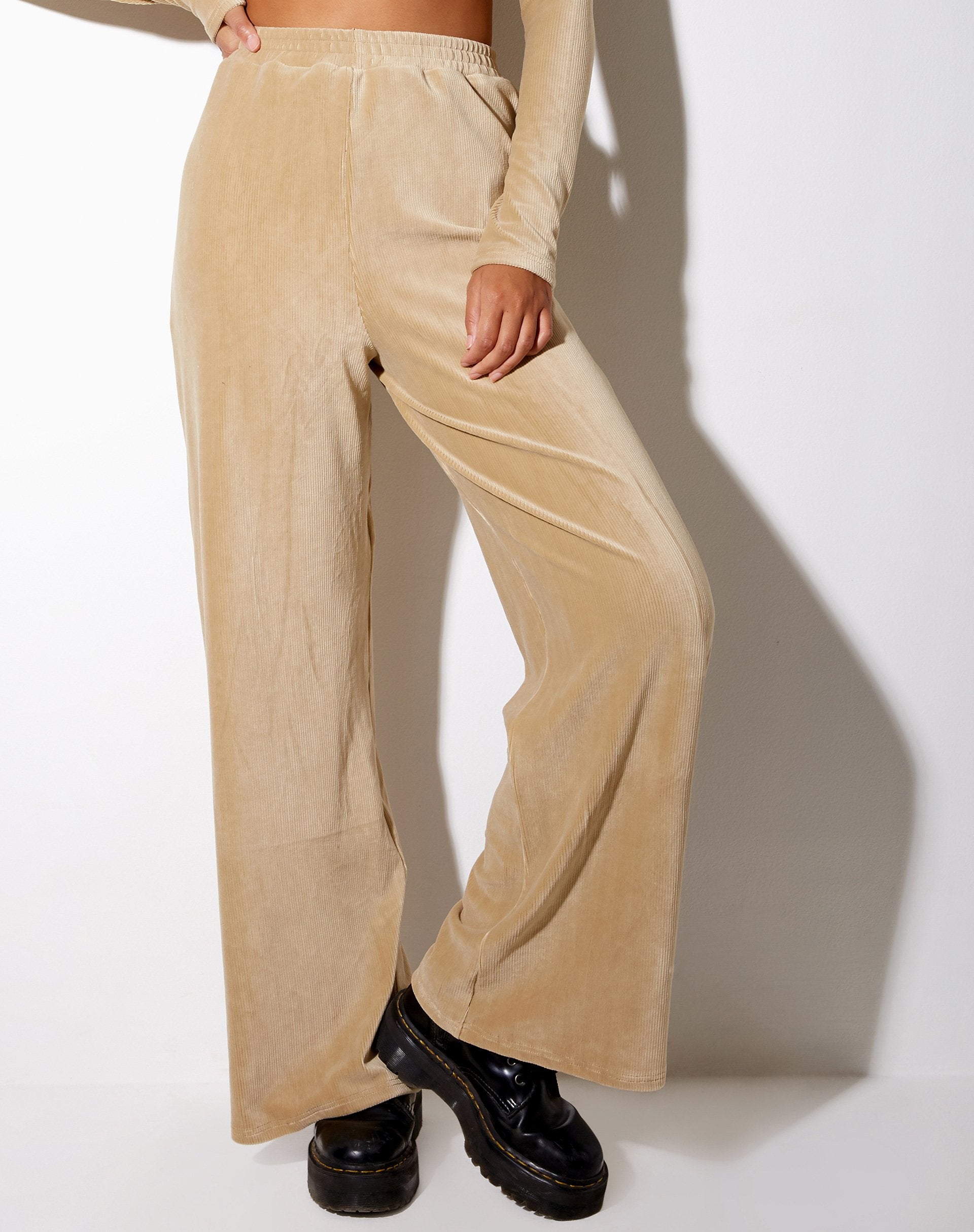Image de Obeli Trouser in Velvet Rib Tan