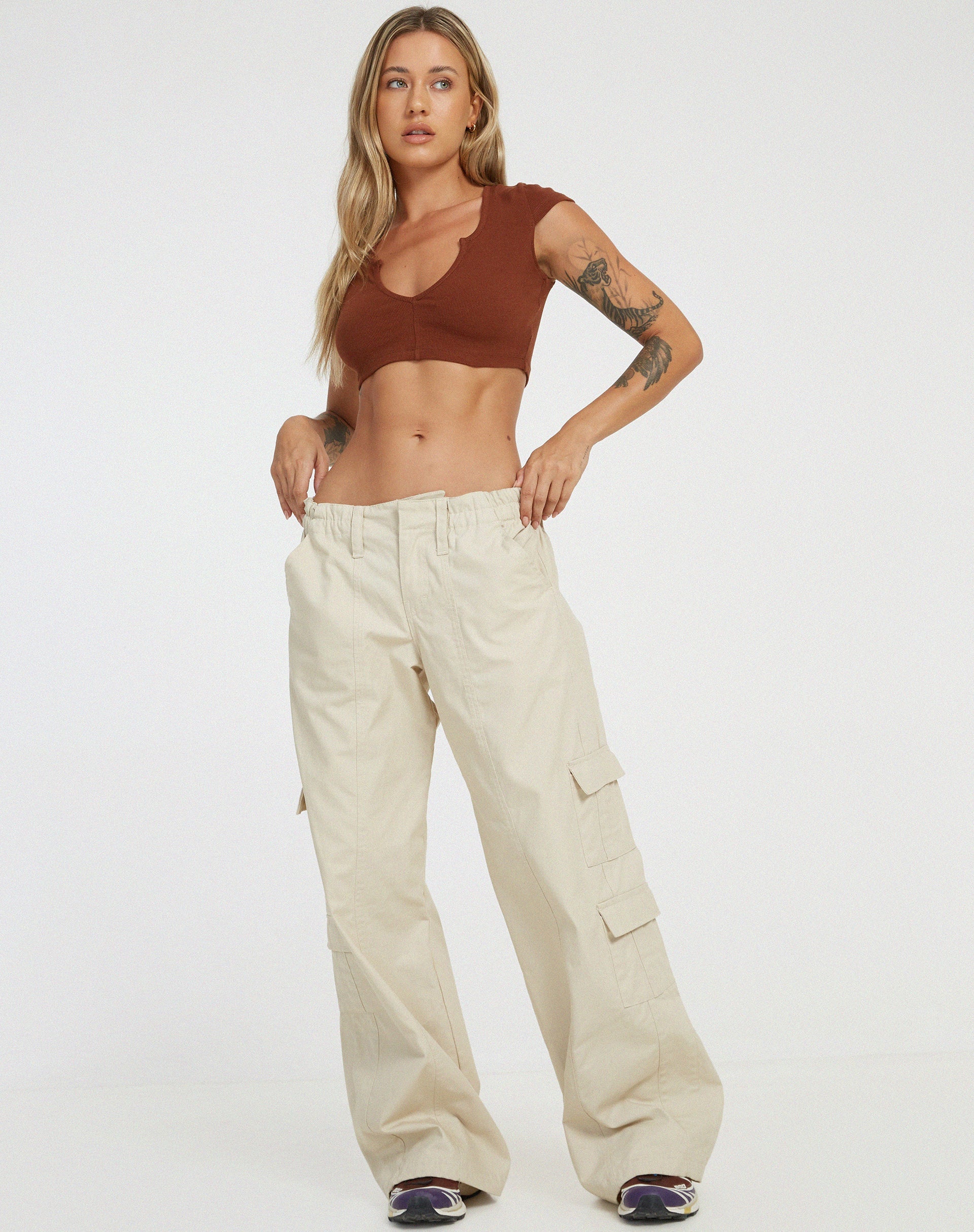 image de Guanna Crop Top in Dark Brown