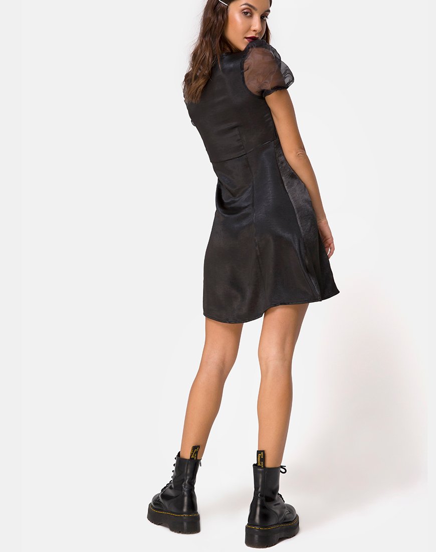 Image de la robe Guenelle en satin noir
