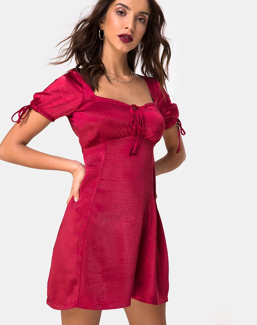 Image de la robe Guenette en satin cerise