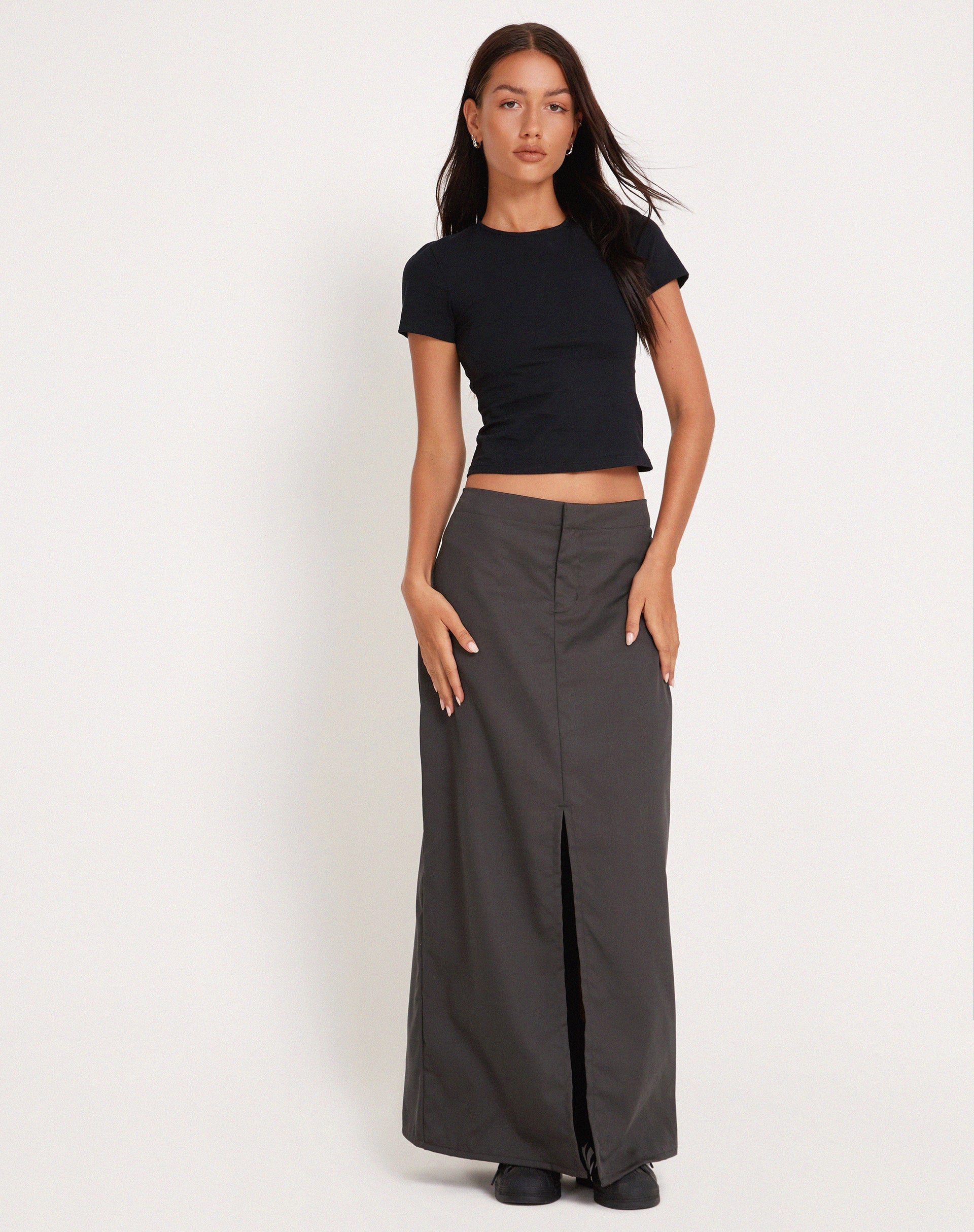 Image de Haisley Maxi Cargo Skirt in Dark Grey
