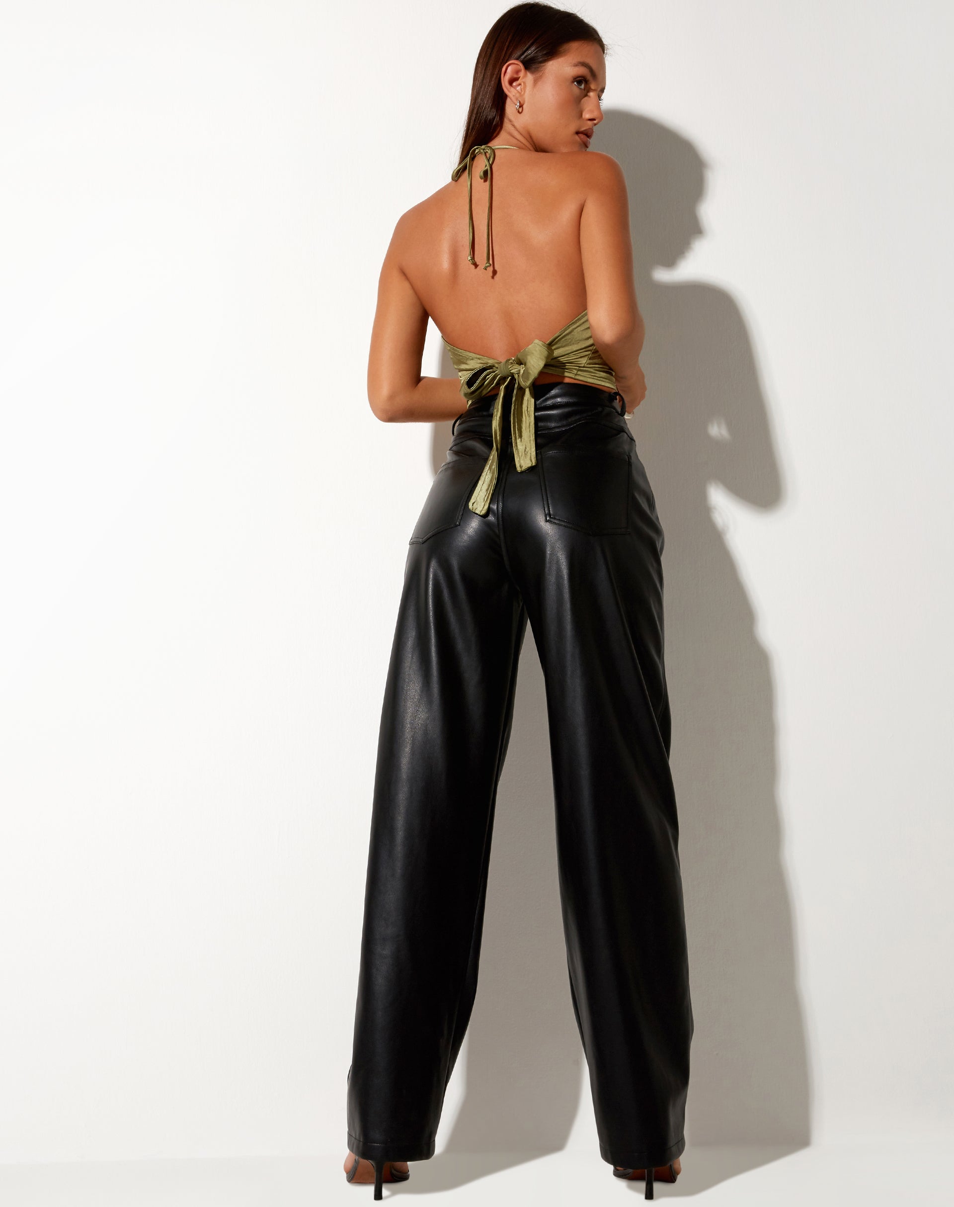 Image de Haltri Crop Top in Satin Olive