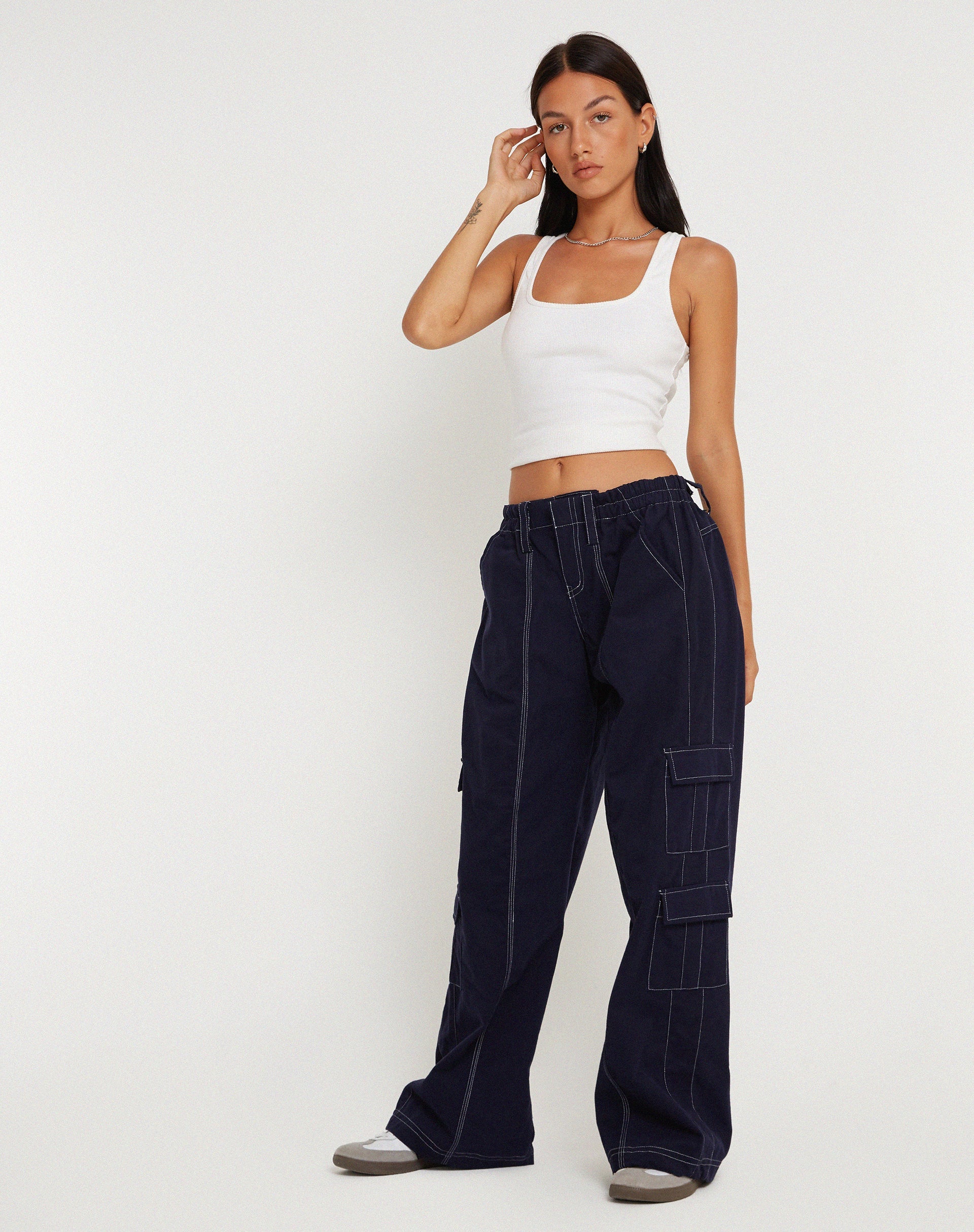 image de Hansa Trouser in Navy with Top White Stitch (pantalon Hansa en bleu marine avec des points blancs)