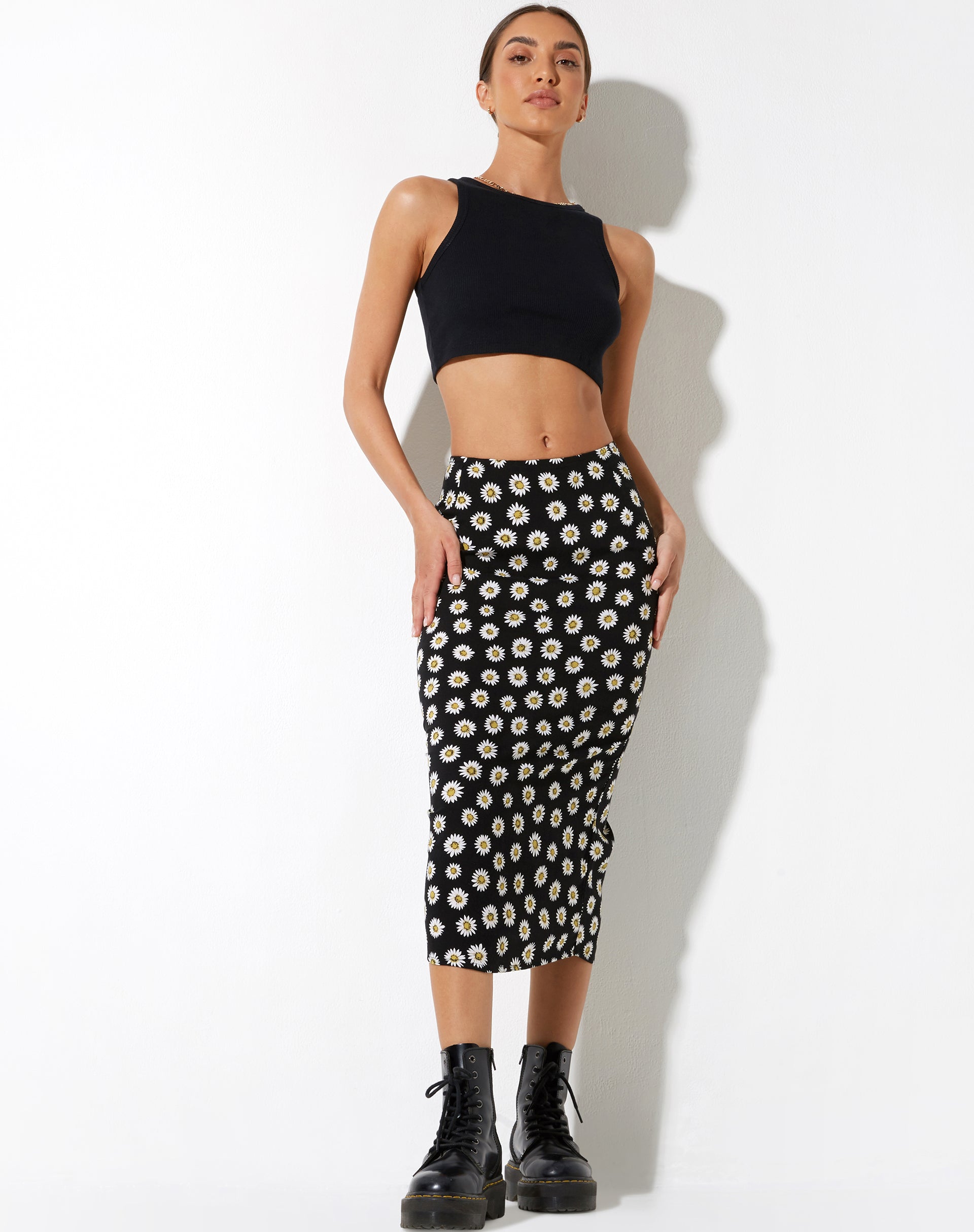 image de Harriet Midi Skirt in Grunge Daisy Black