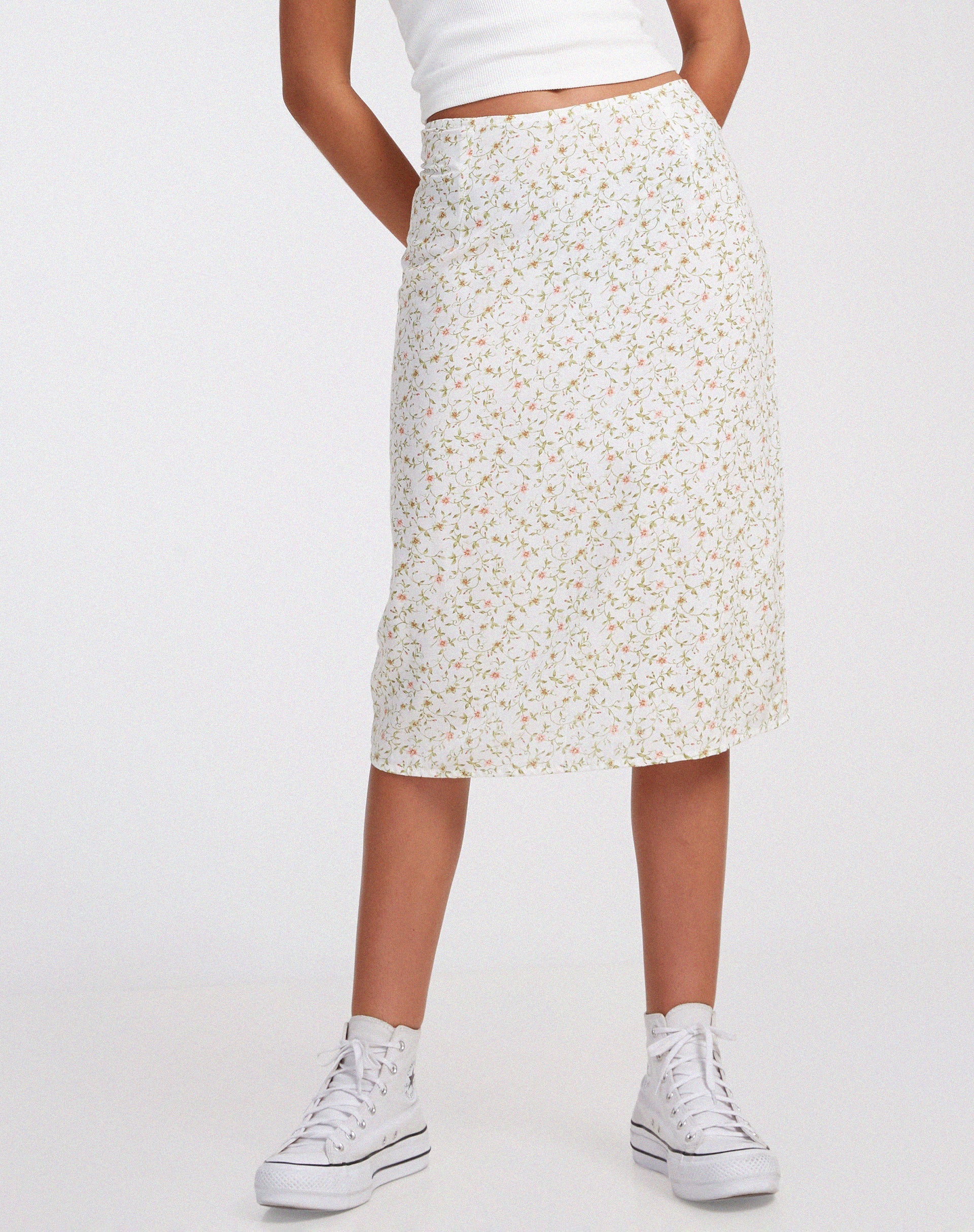 image de Harriet Midi Skirt in Pretty Petal Ivory