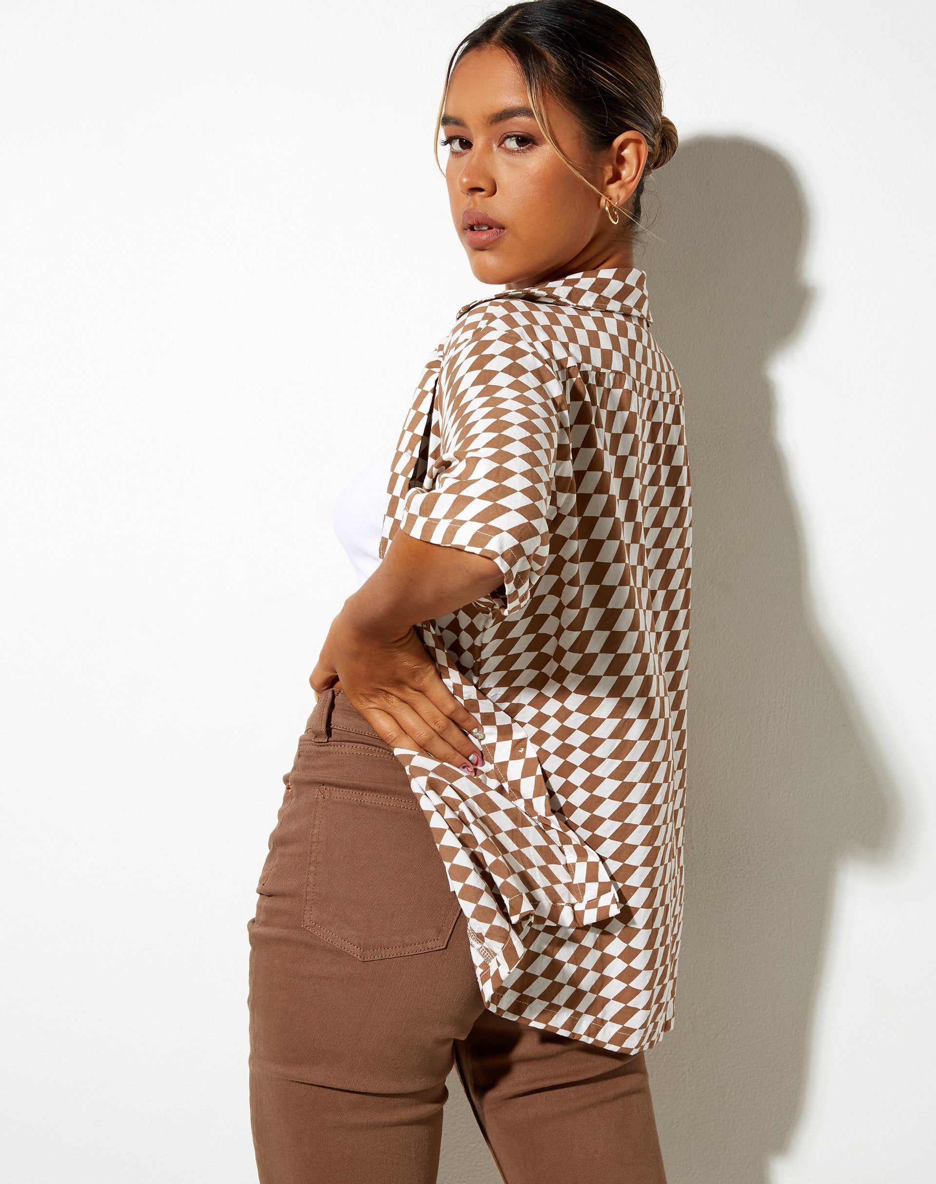 Image de la chemise hawaïenne à carreaux diagonaux Tan et Ivory