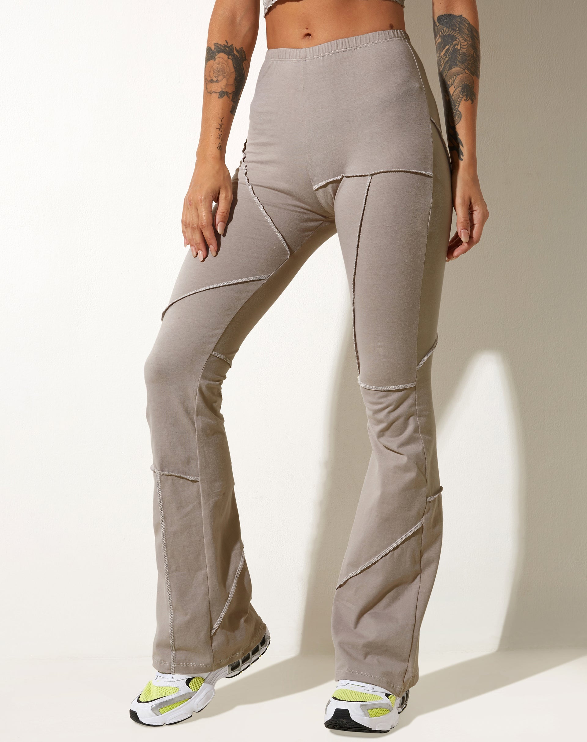 Image de Pantalon évasé Walker en Lycra Oat Milk