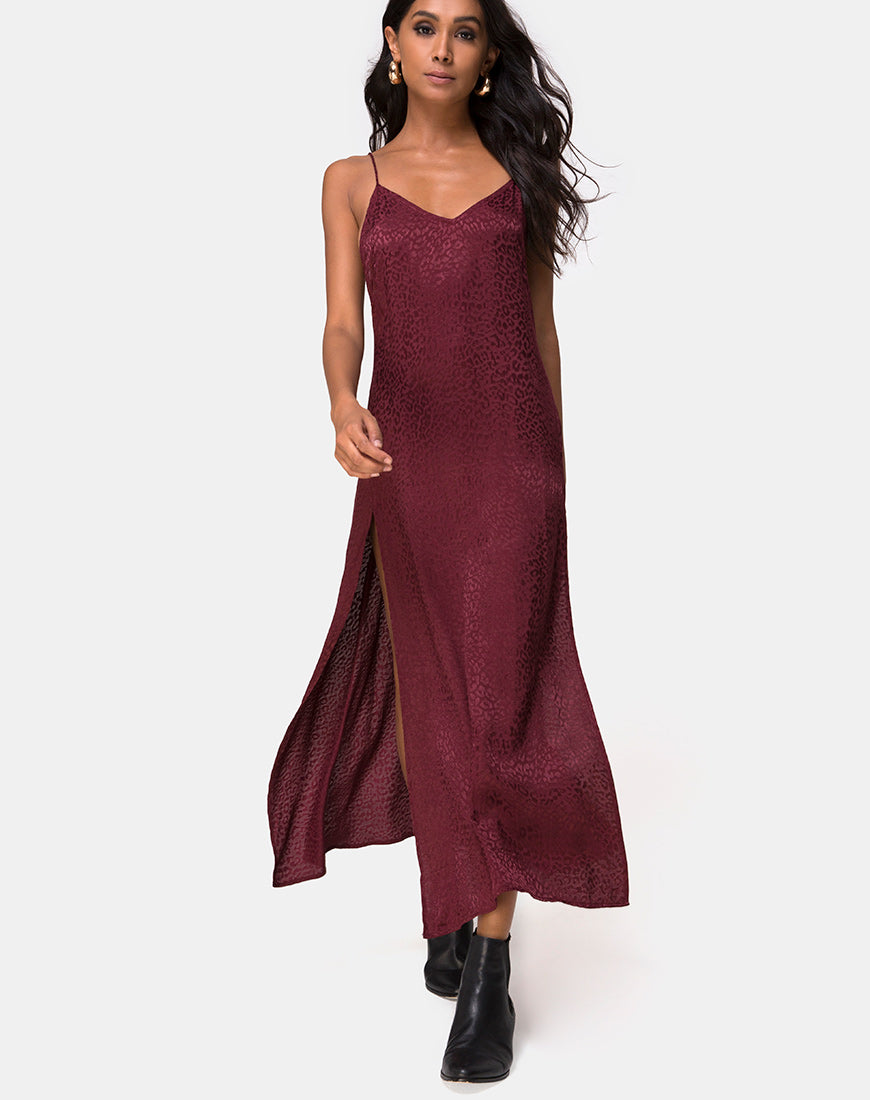 Image de la robe Hime en satin Cheetah Burgundy