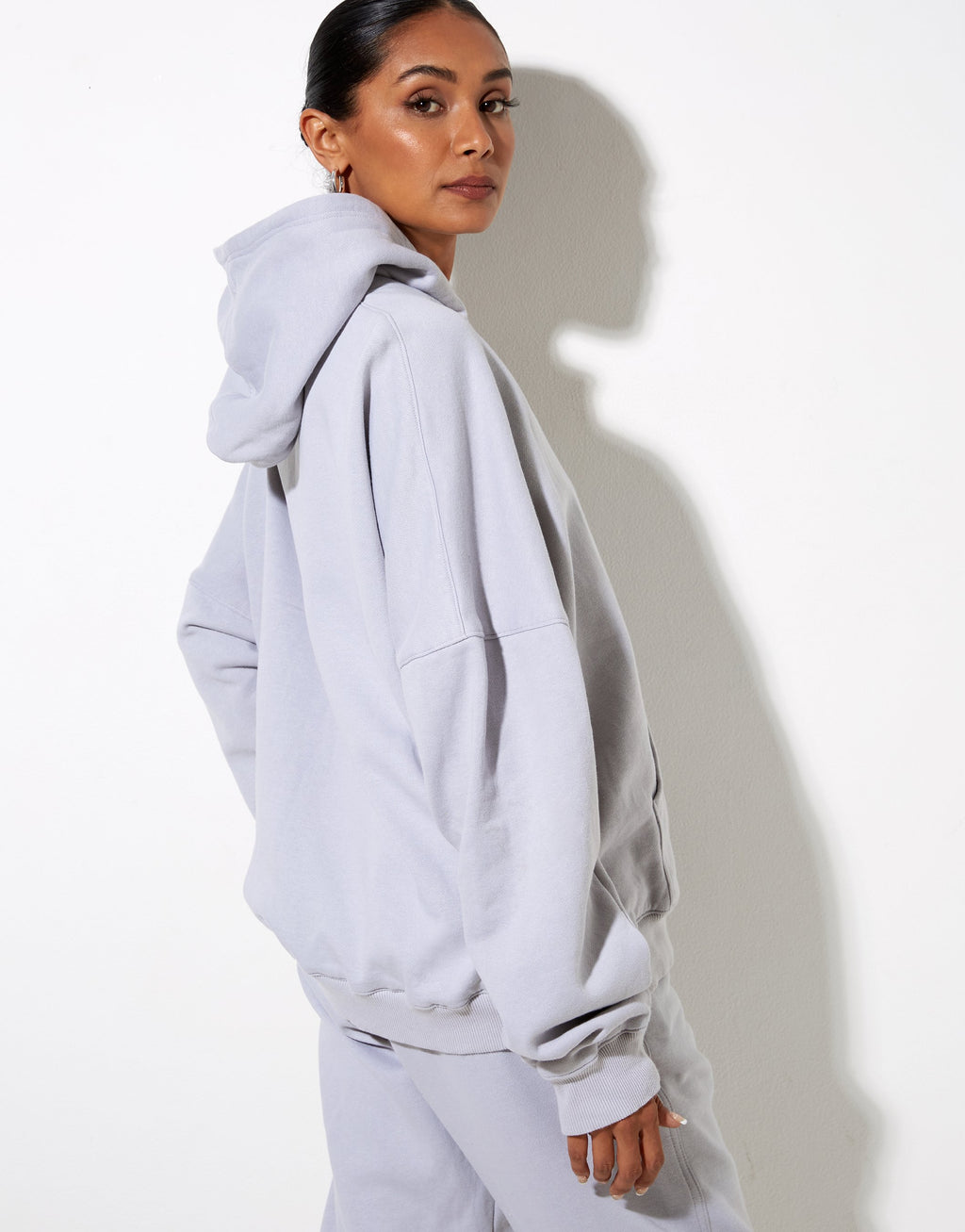 Sweat à capuche Hollack en Lunar Rock avec broderie Motel Work Clothing Label