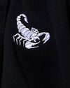 Noir avec broderie scorpion blanche