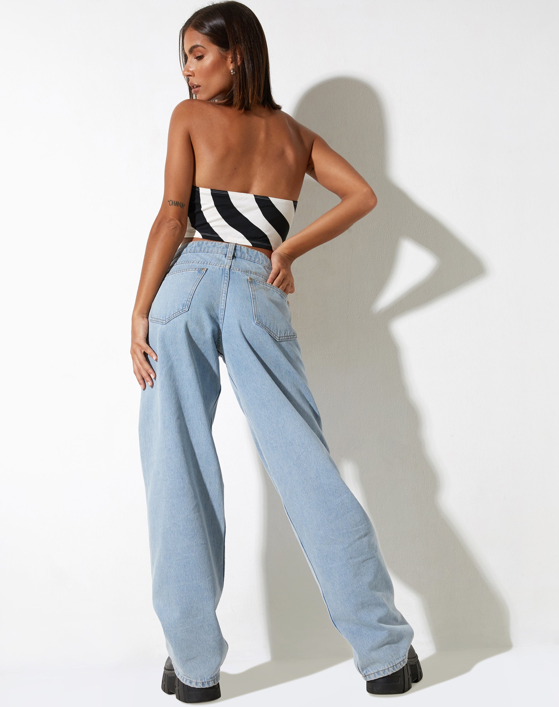 Iamah Crop Top in Optic Swirl Black and White (Top court en noir et blanc)