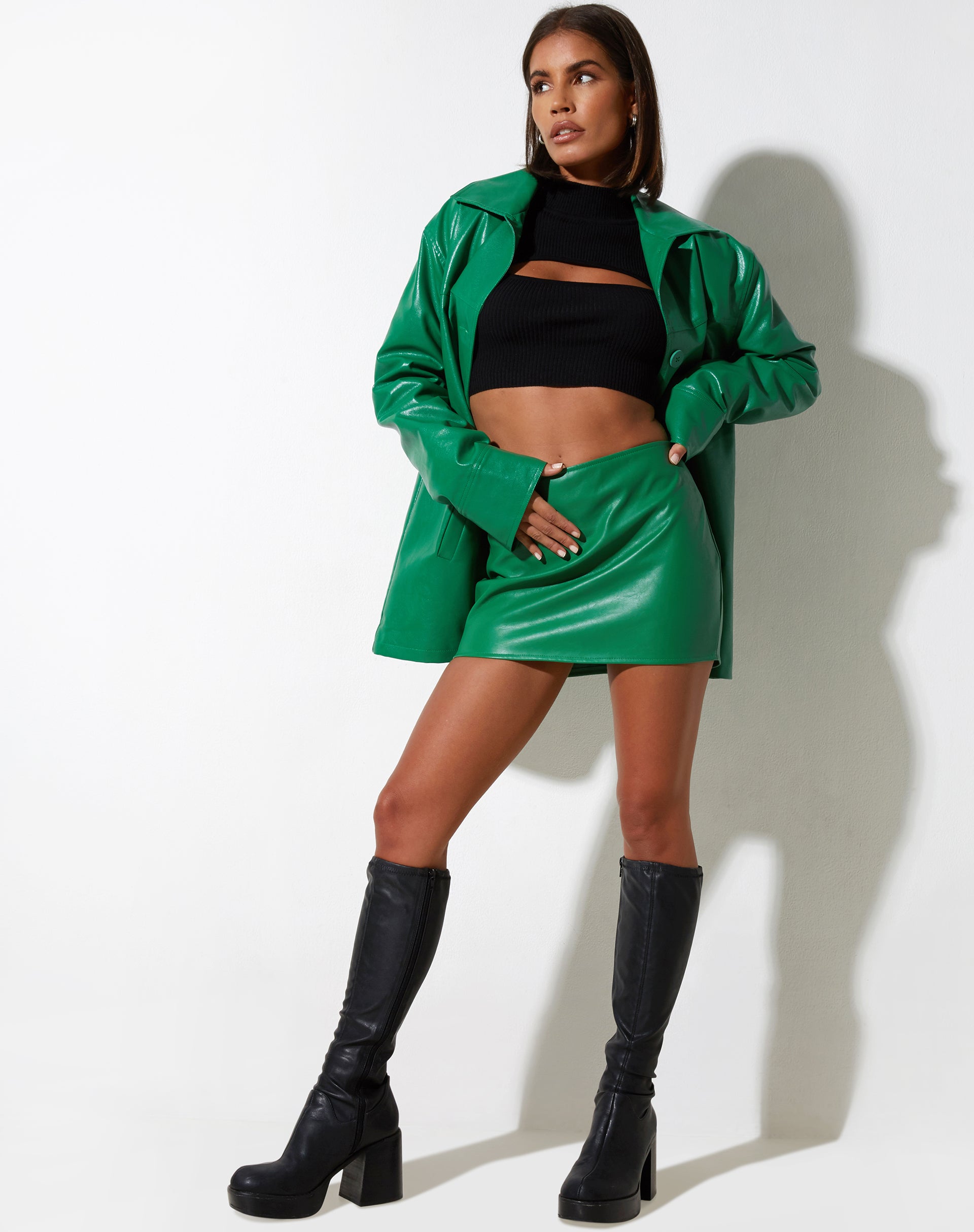 Image de la mini-jupe Ima en Pu Kelly Green