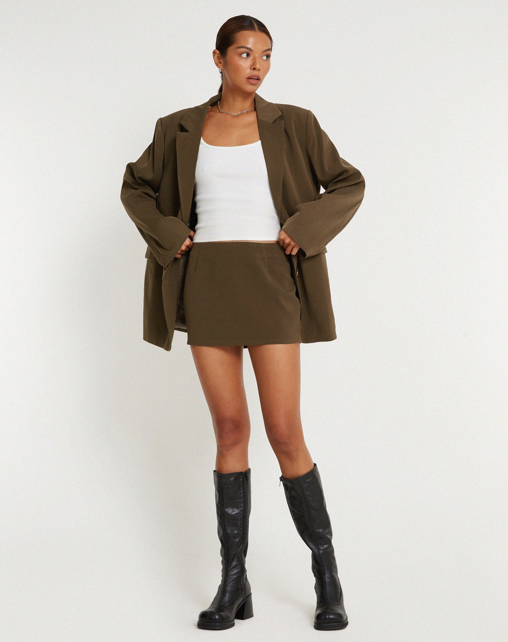 Minijupe Ima, tailleur truffe