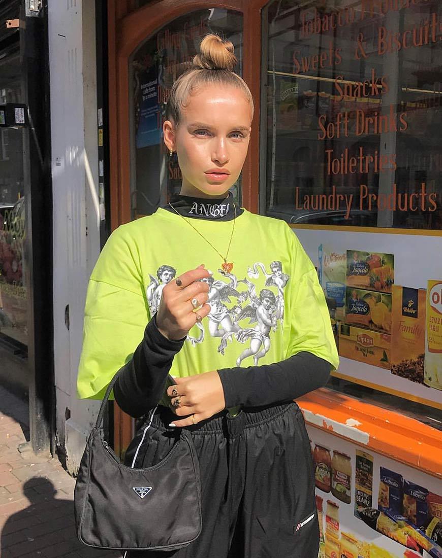 Image de Sunny Kiss Tee in Lime with Cherub