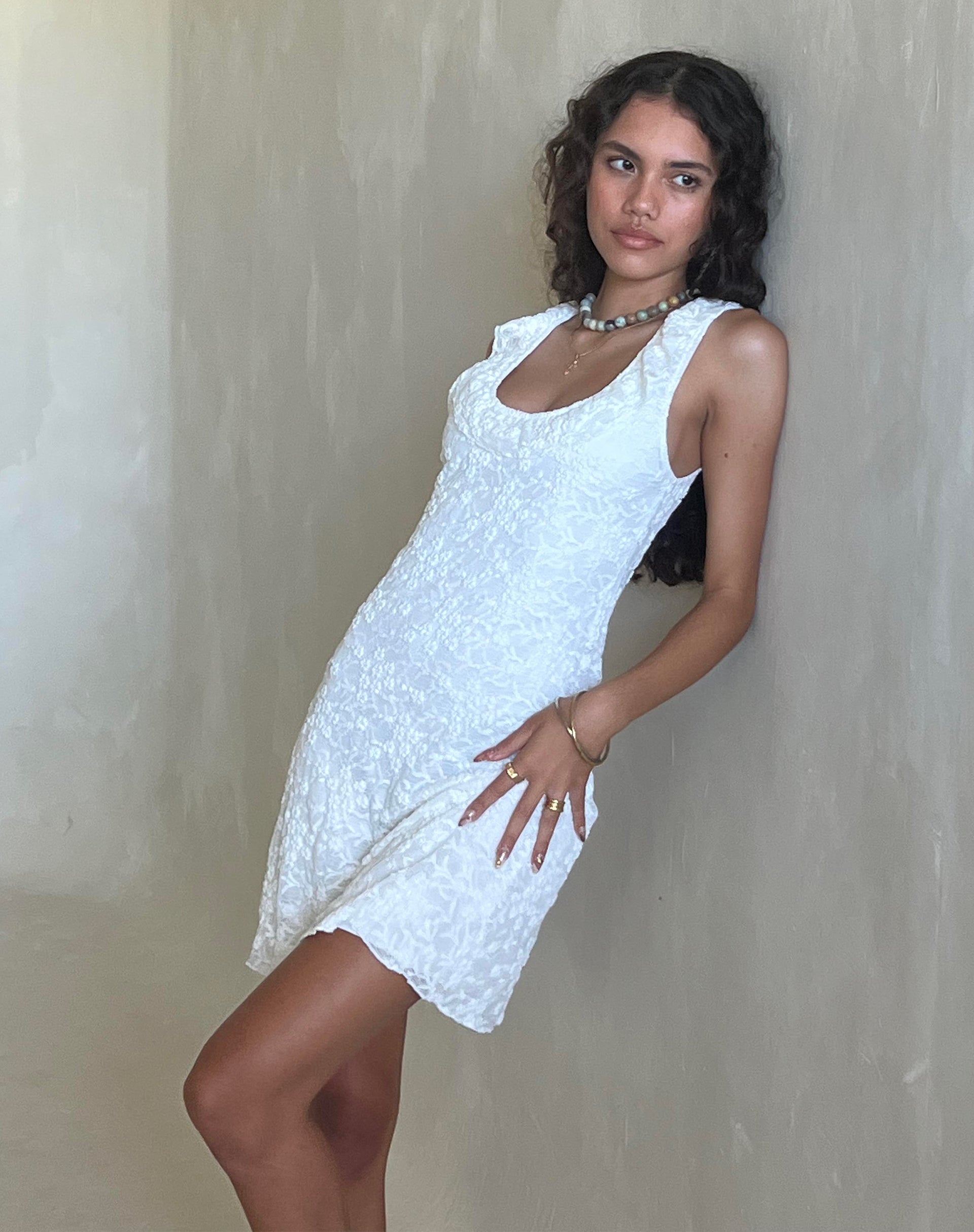 Image de Eltami Mini robe en dentelle ivoire