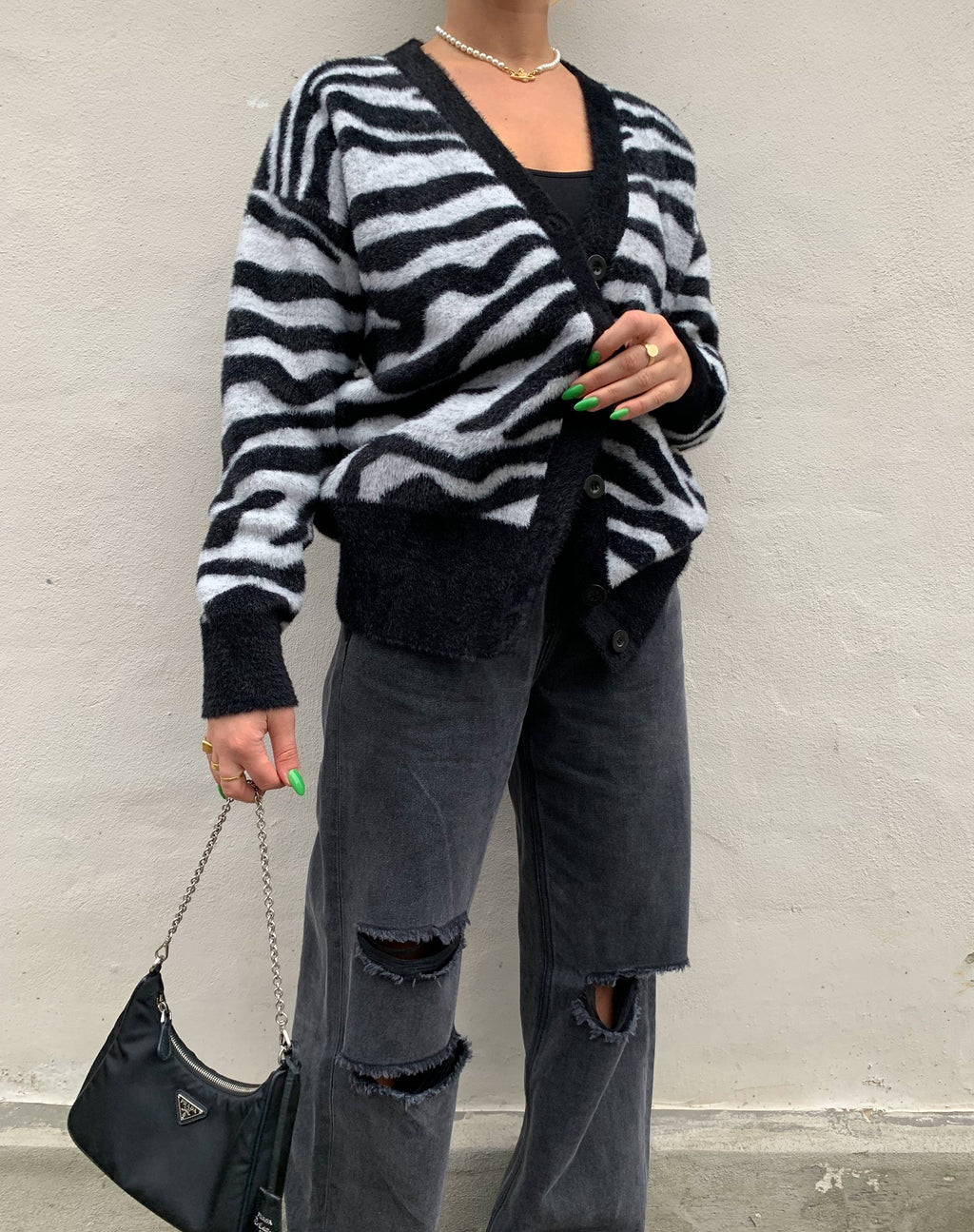 Cardigan Uriela en tricot zébré noir et blanc