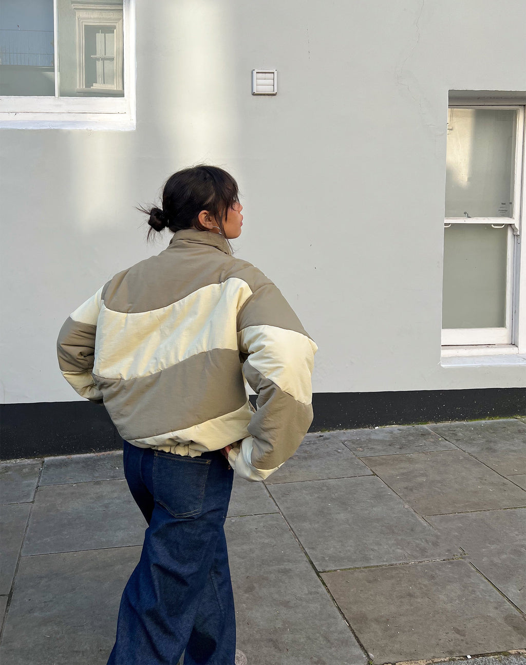 Renee Puffa Jacket in Panelled Cream and Taupe (veste polaire à panneaux crème et taupe)