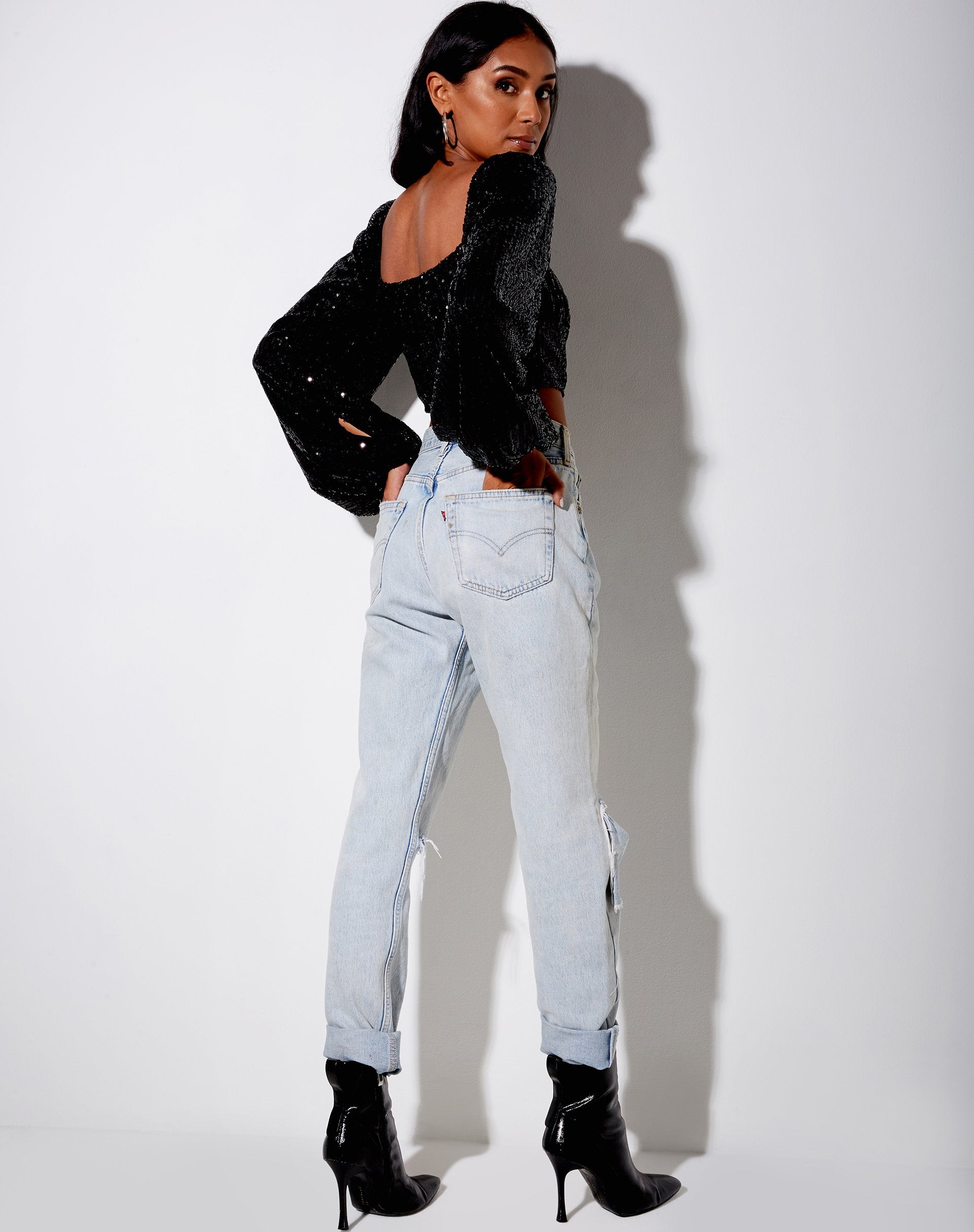 Image de Irene Crop Top in Drape Sequin Black