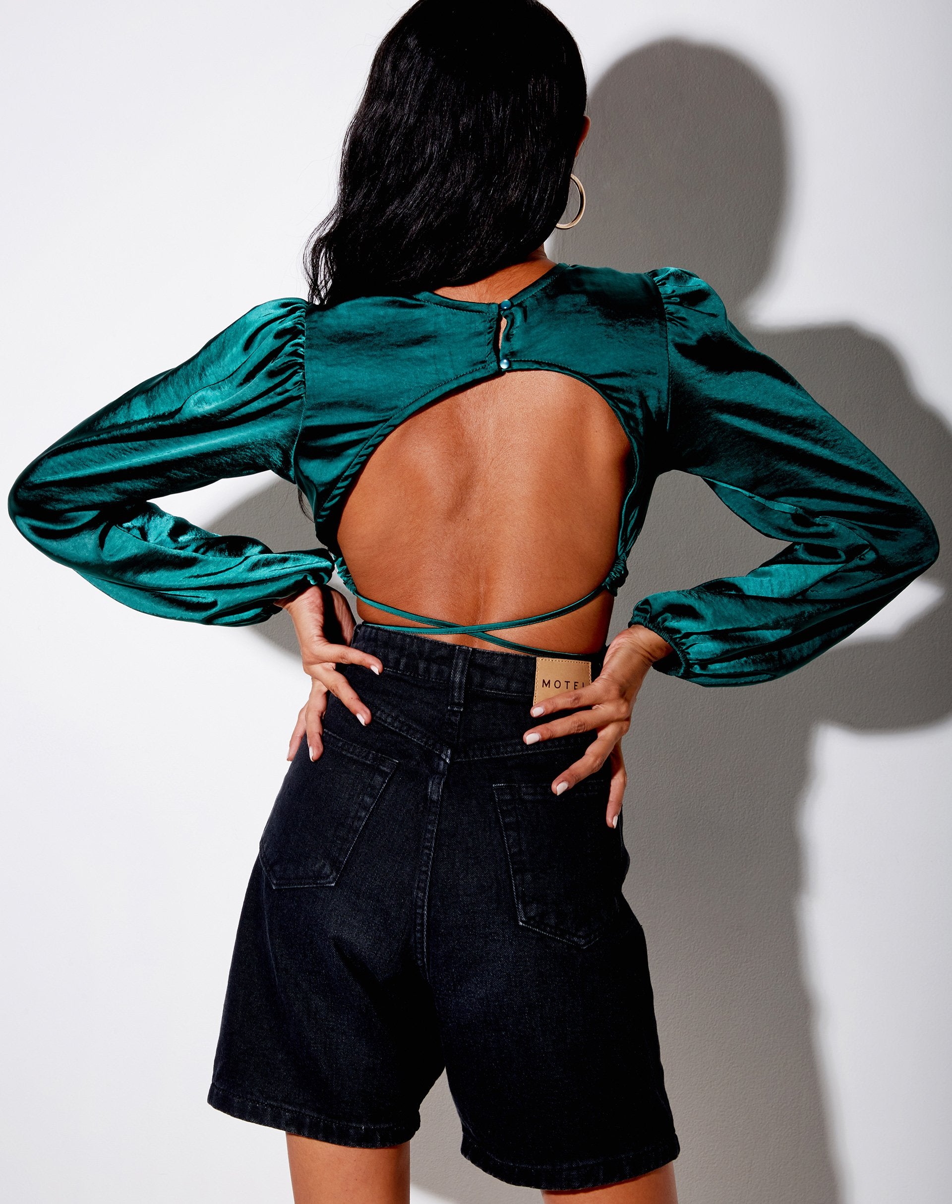 Image de Irisia Crop Top in Satin Forest Green