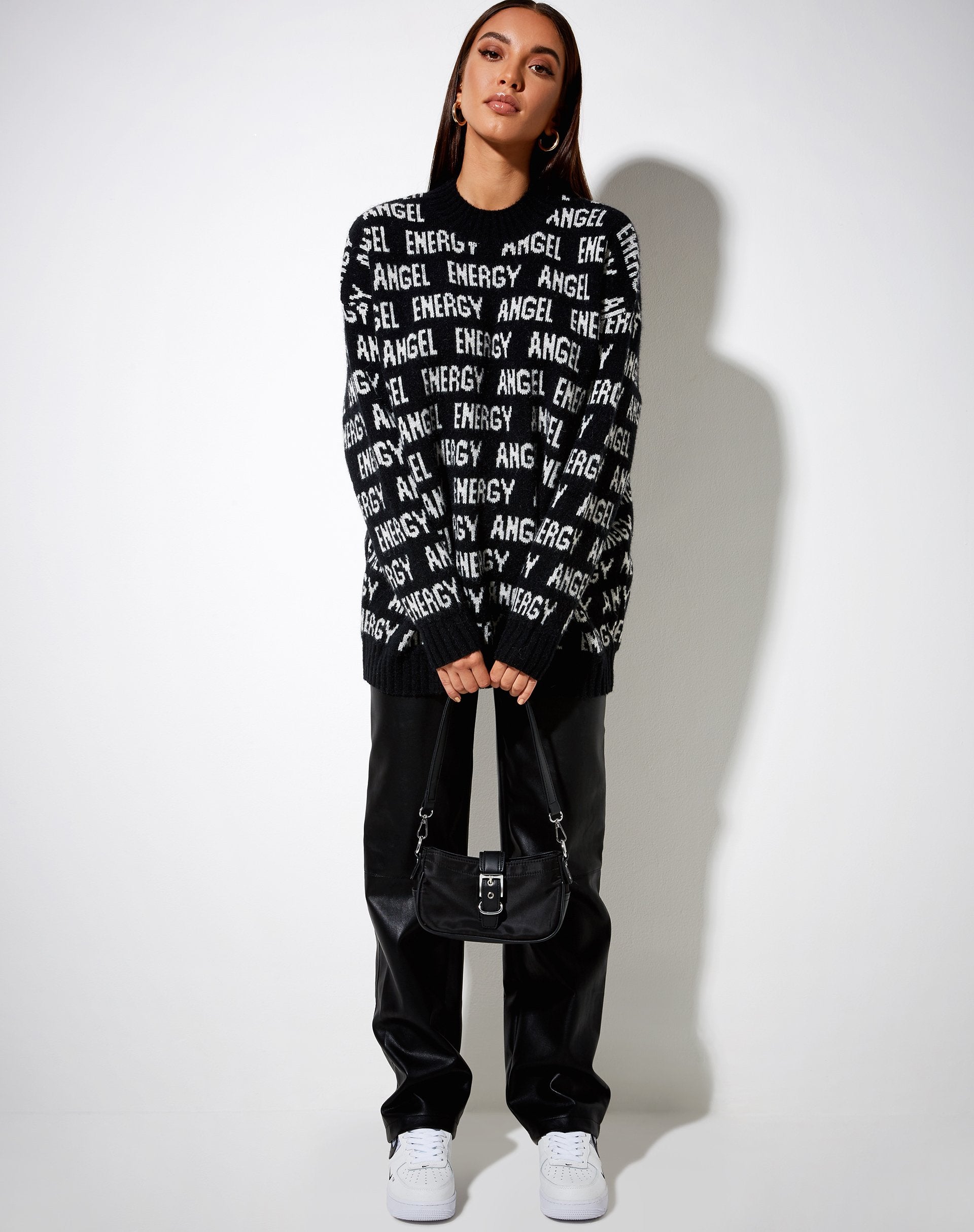 Image de Iskov Jumper in Black with Ivory Angel Energy