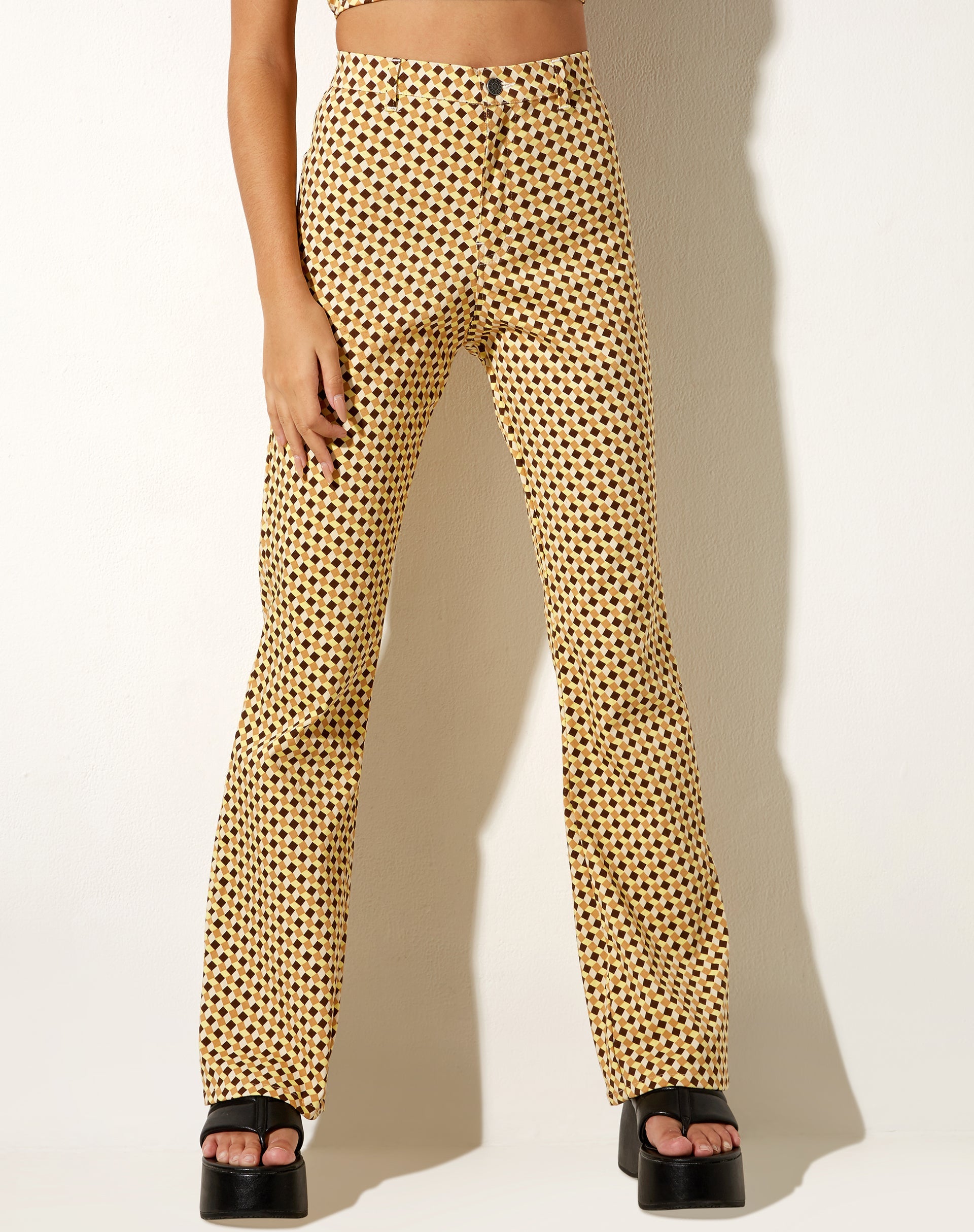 Image de Zoven Flare Trouser in Wavy Checker Yellow