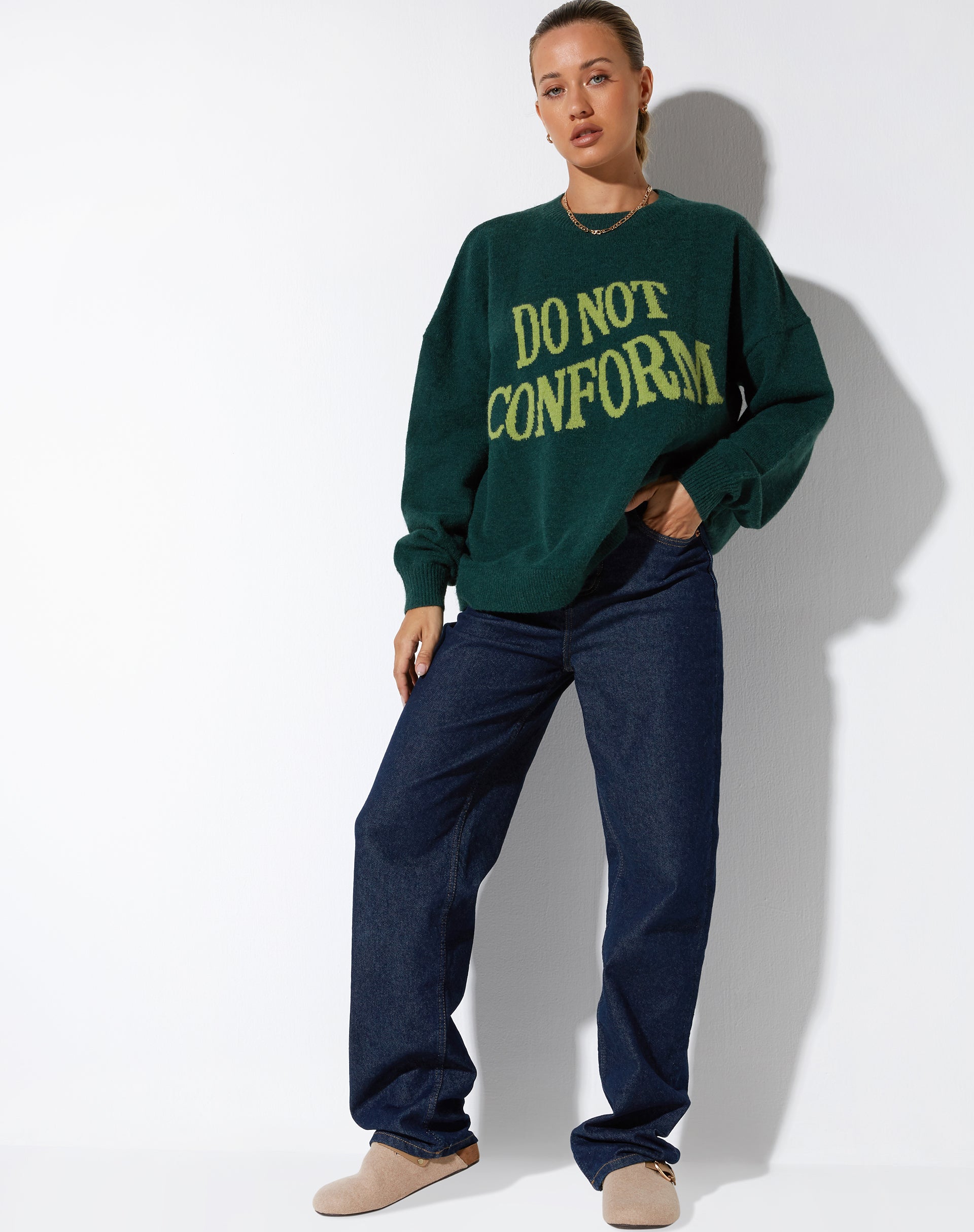 Image du pull Jamin en vert "Do Not Conform" (ne pas se conformer)