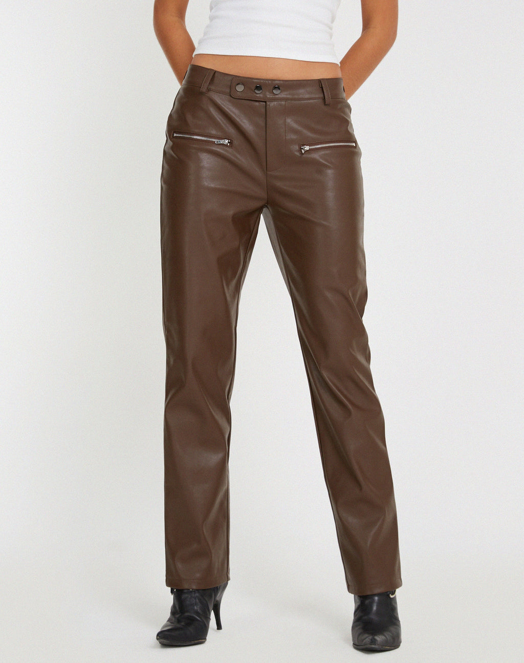 Pantalon droit Jastara en PU brun