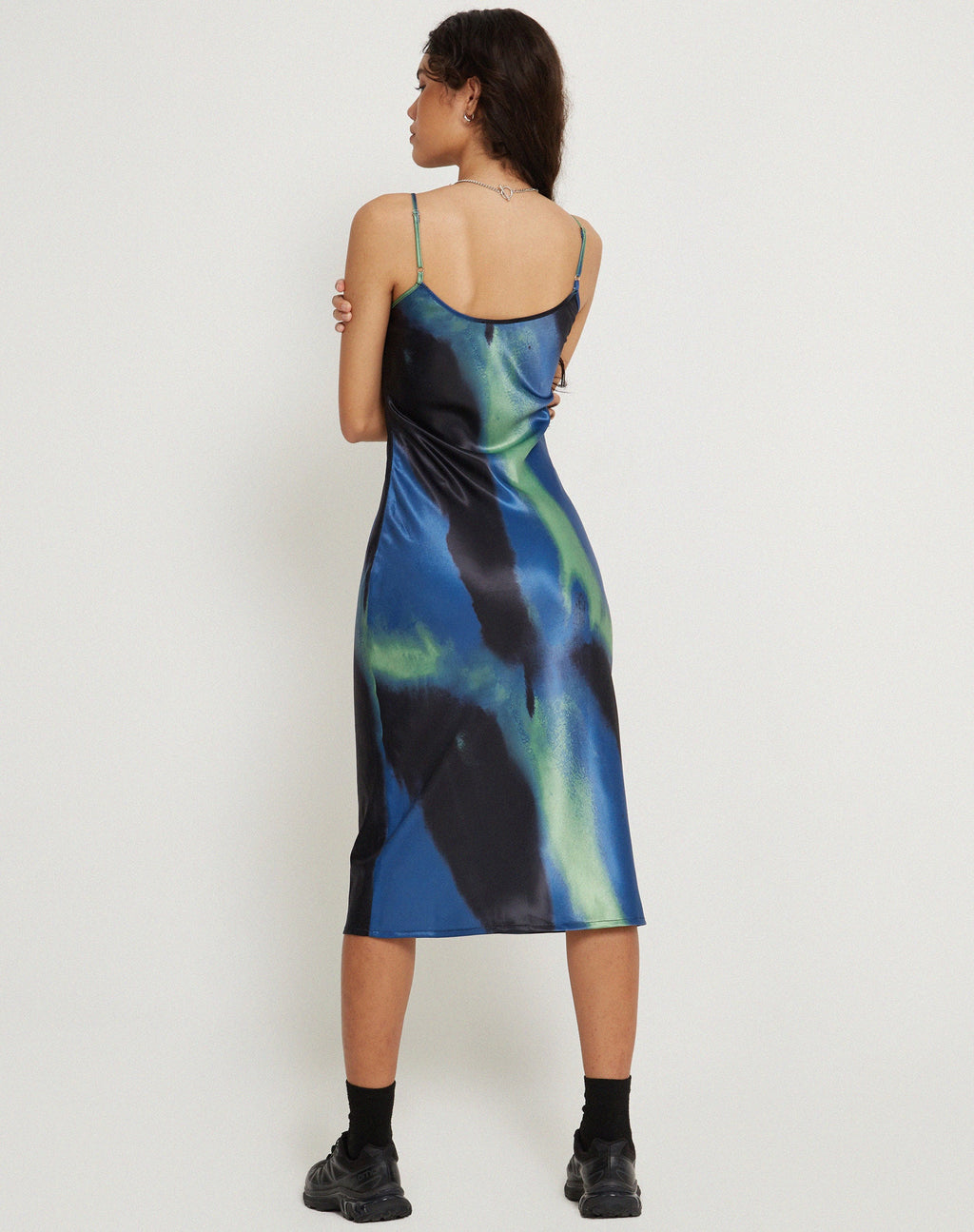 Robe midi Juvina en satin aquarelle marine