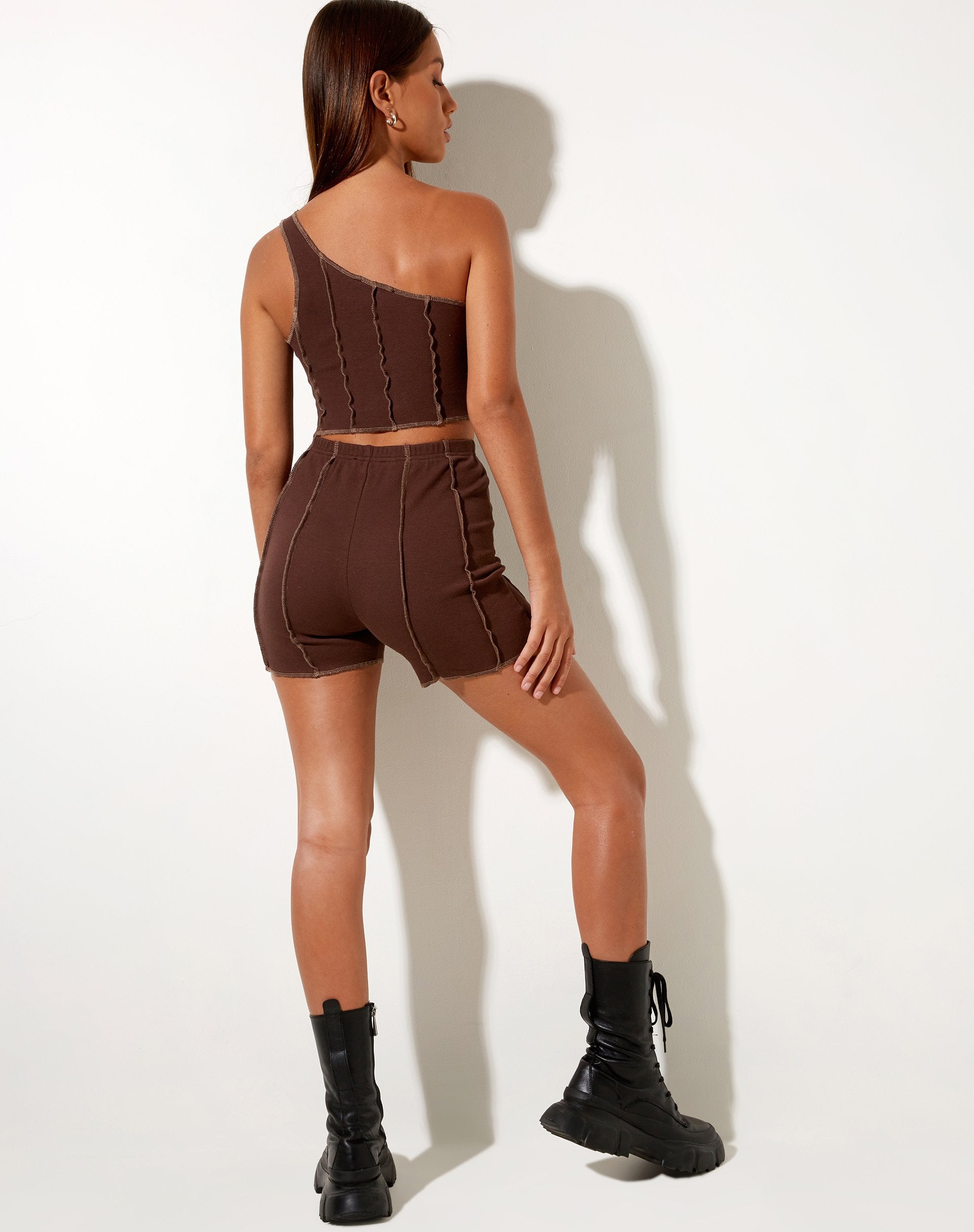 Image de Kala Short in Rib Deep Mahogany with Brown Stitching