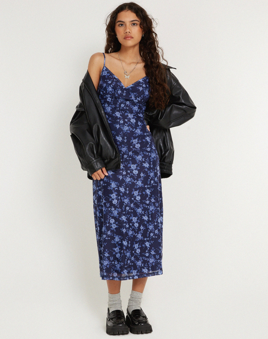 Kalana Printed Midi Dress in Pretty Floral Navy (robe midi imprimée Kalana)