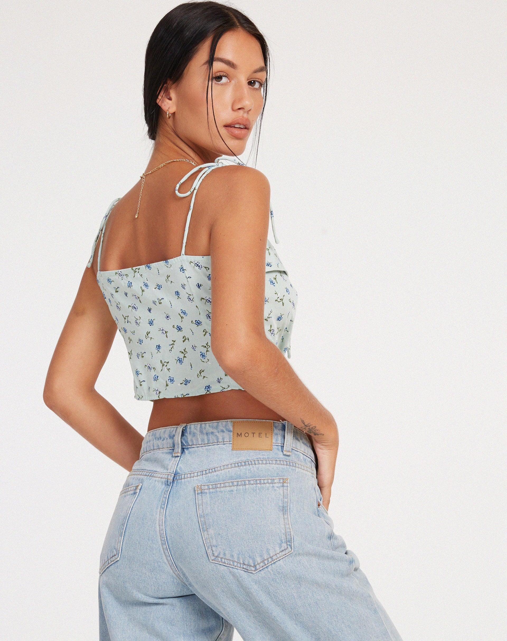 image de Kali Cami Top in Pretty Petal Green