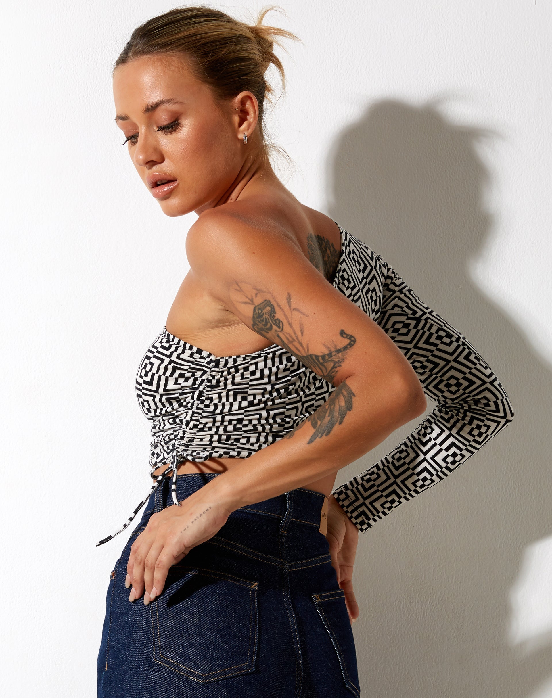 Image de Karine Crop Top in Optic Square Black and White