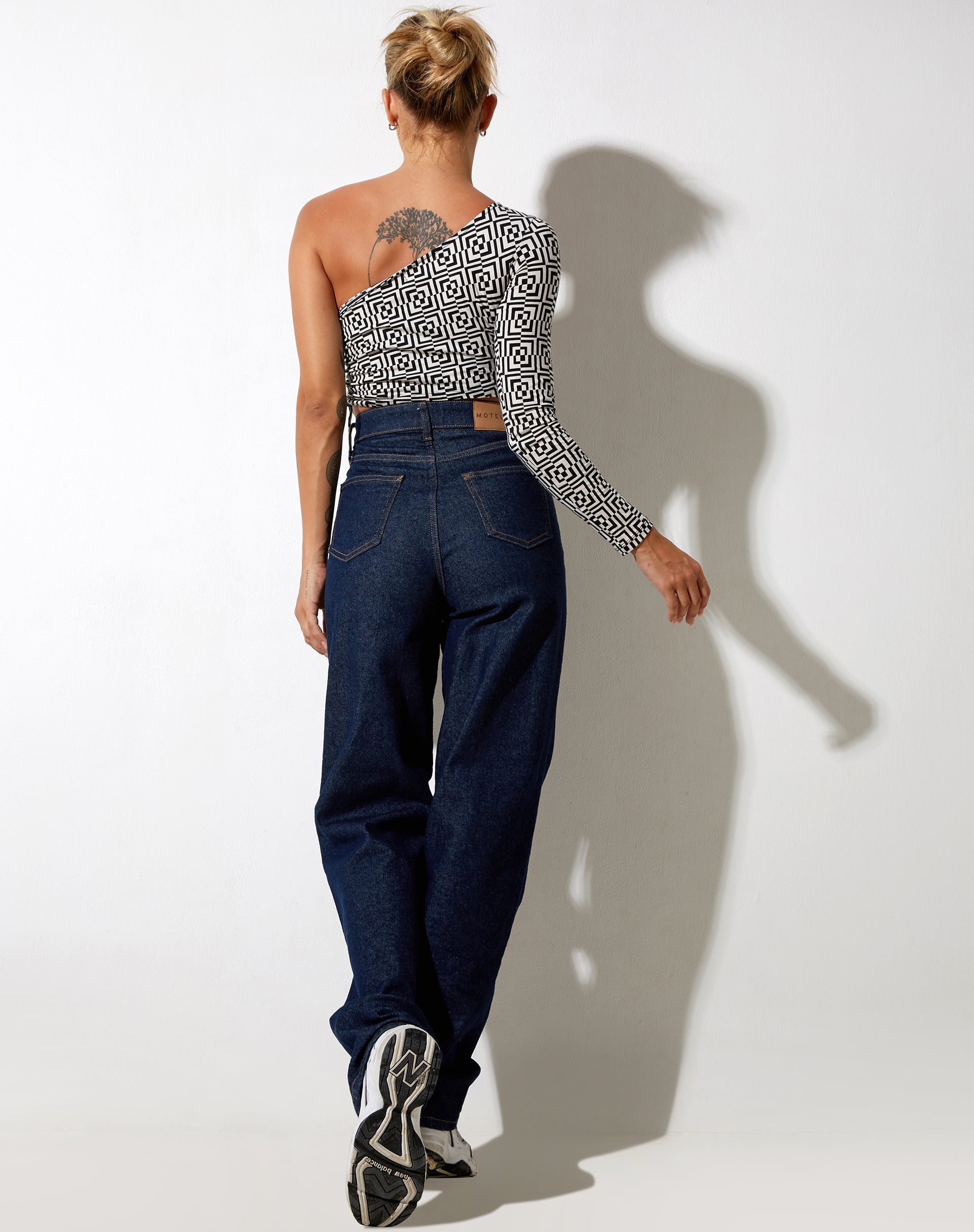 Image de Karine Crop Top in Optic Square Black and White