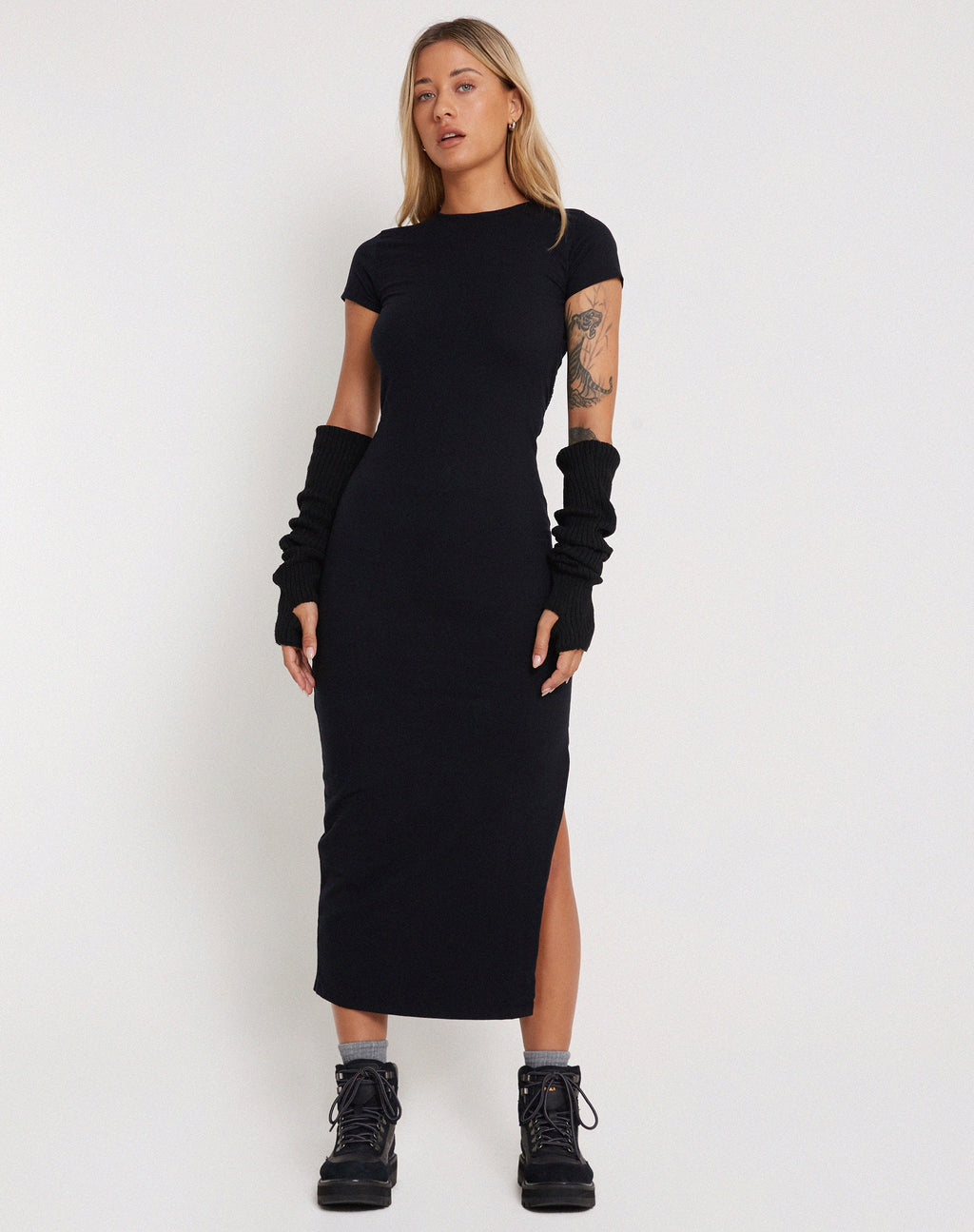 Robe longue à manches courtes Kasor en noir
