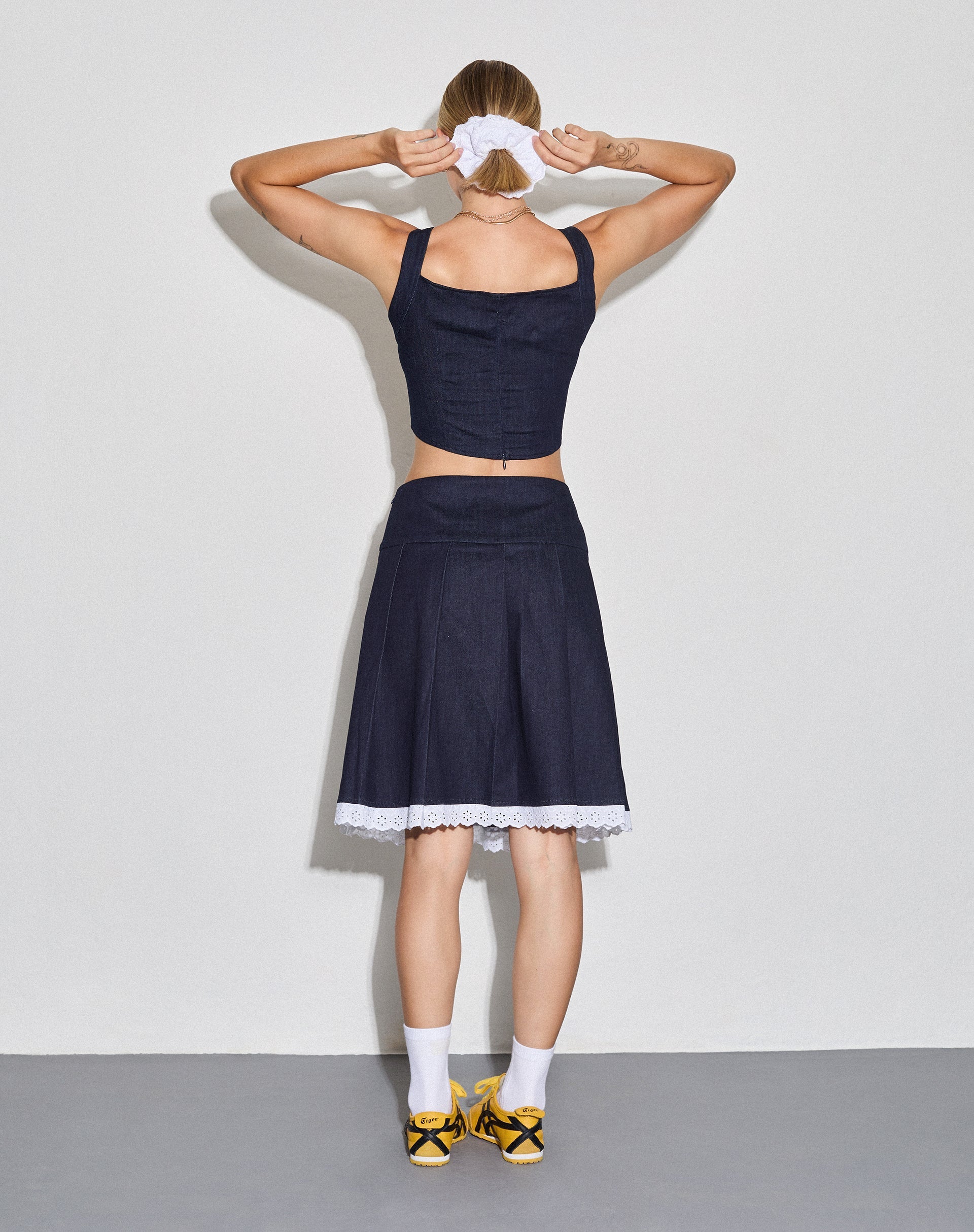 Image de la jupe midi Caralia en chambray indigo