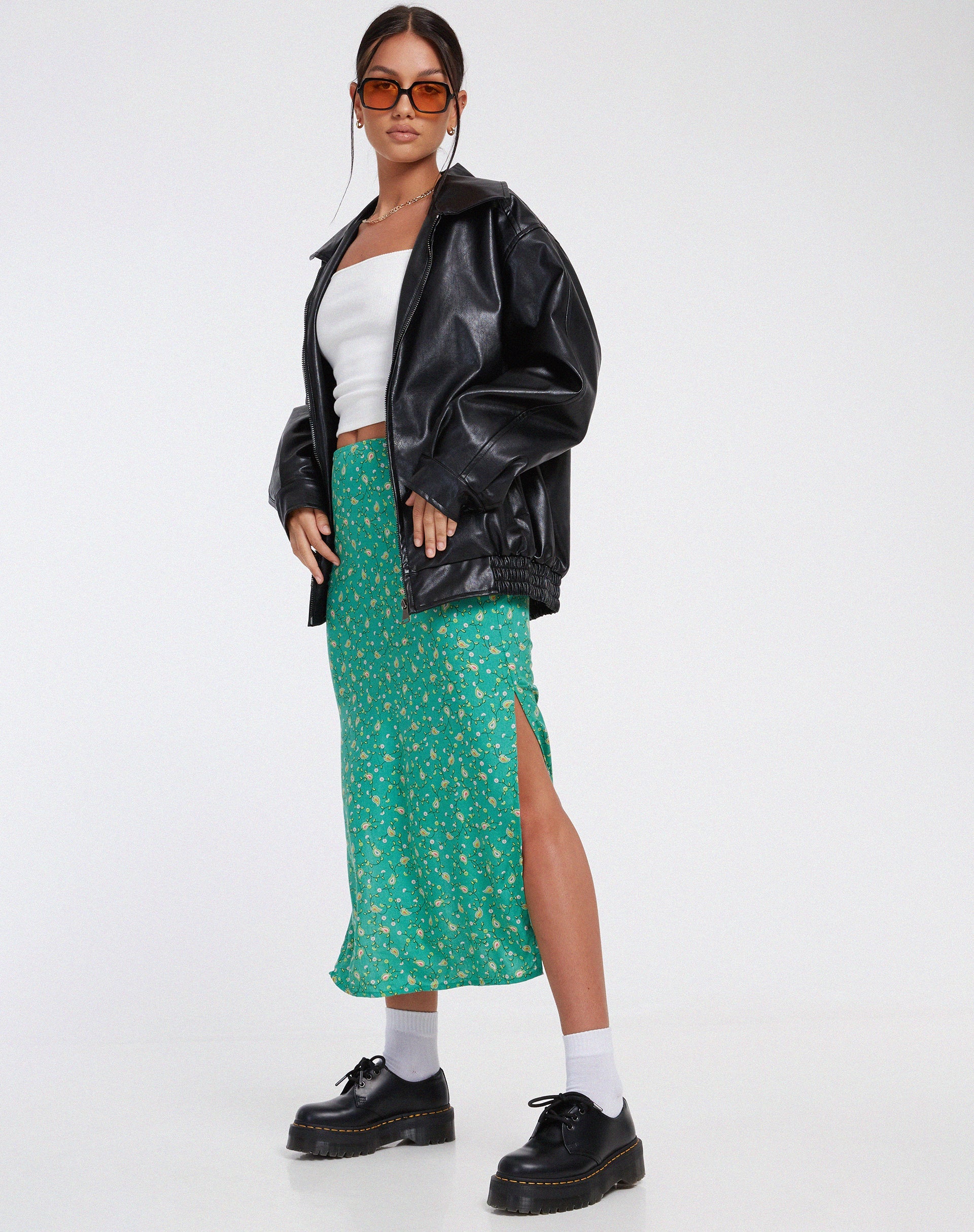 Image de Kindra Midi Skirt in Paisley Fun Green