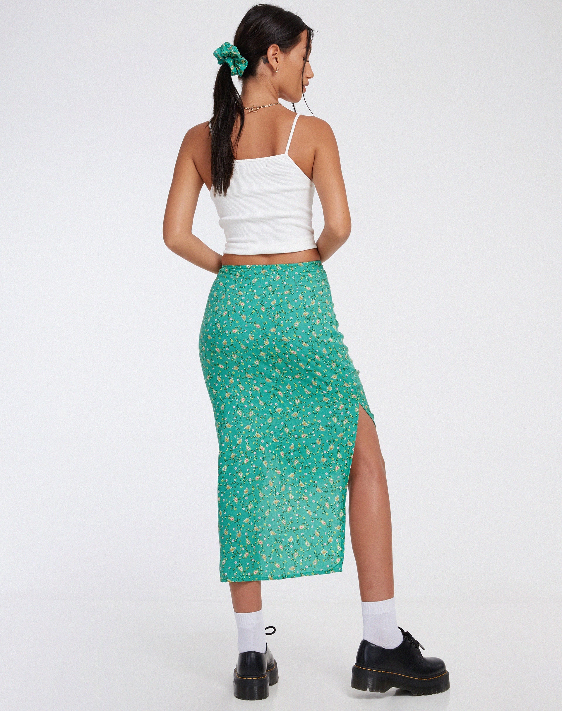 Image de Kindra Midi Skirt in Paisley Fun Green