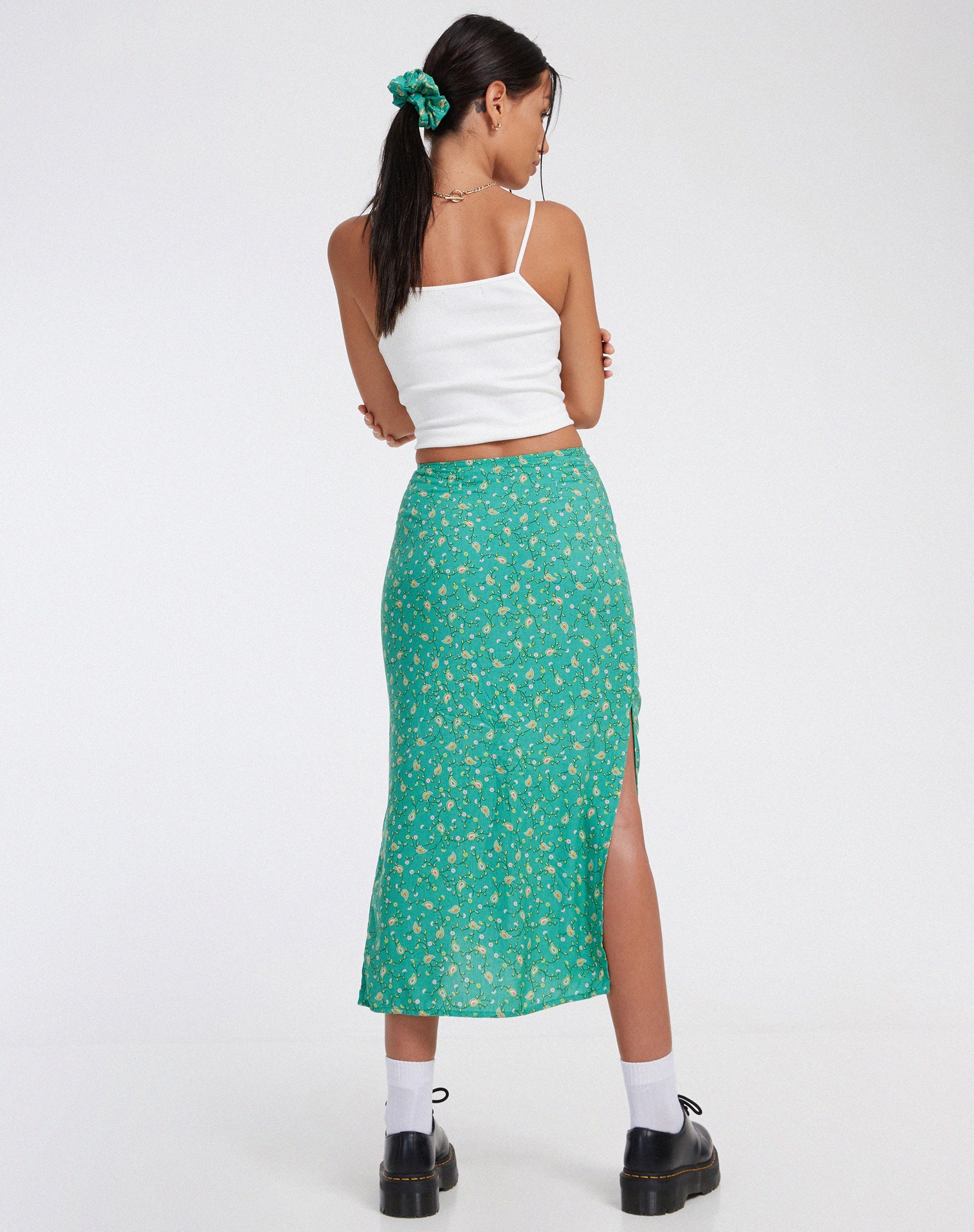 Image de Kindra Midi Skirt in Paisley Fun Green