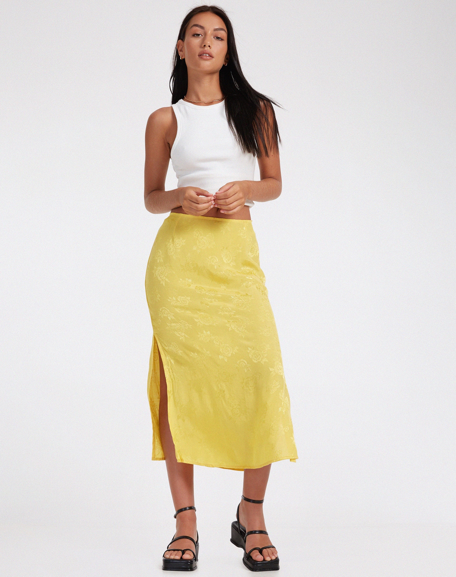 image de Kindra Midi Skirt in Satin Rose Sunshine Yellow