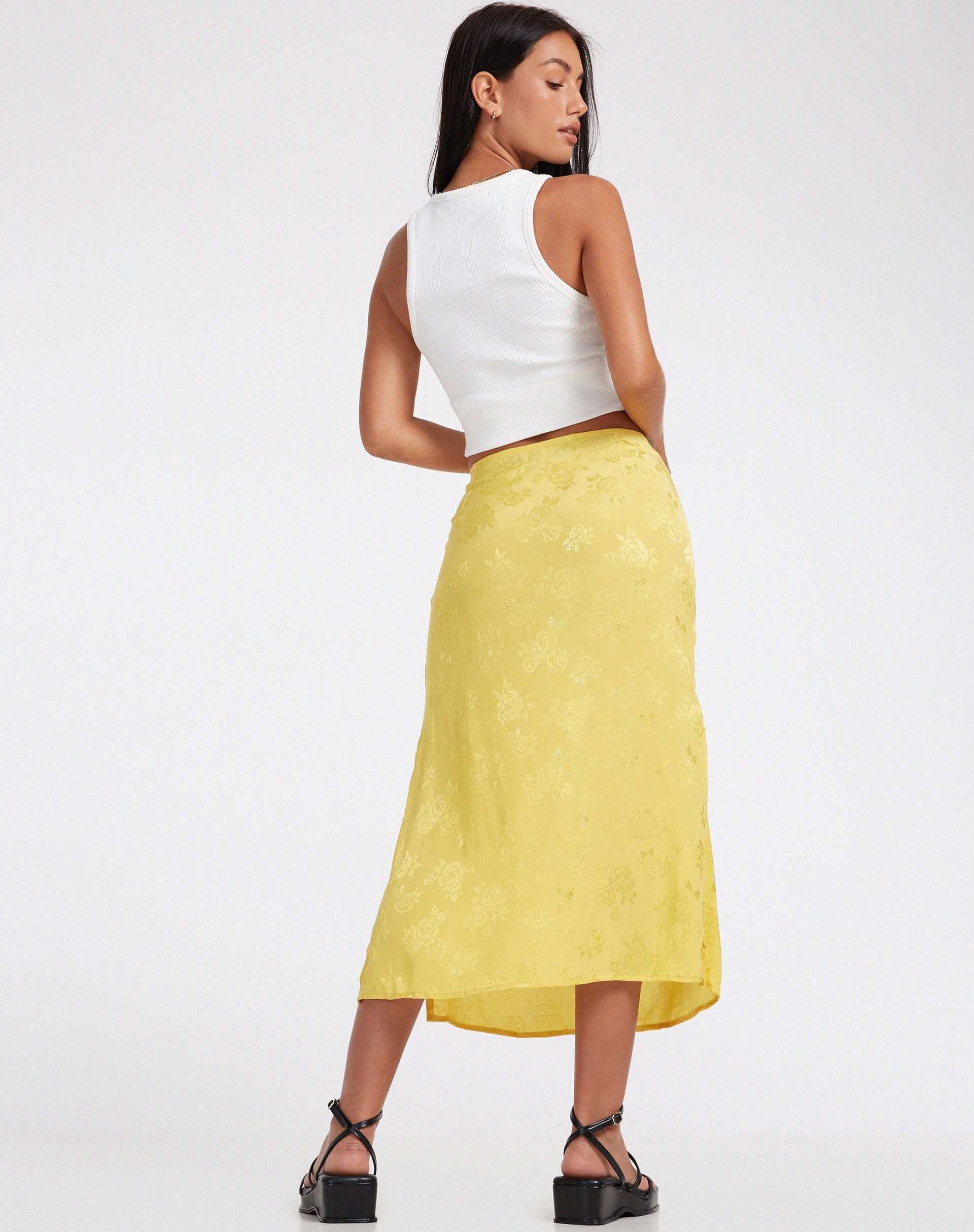 image de Kindra Midi Skirt in Satin Rose Sunshine Yellow