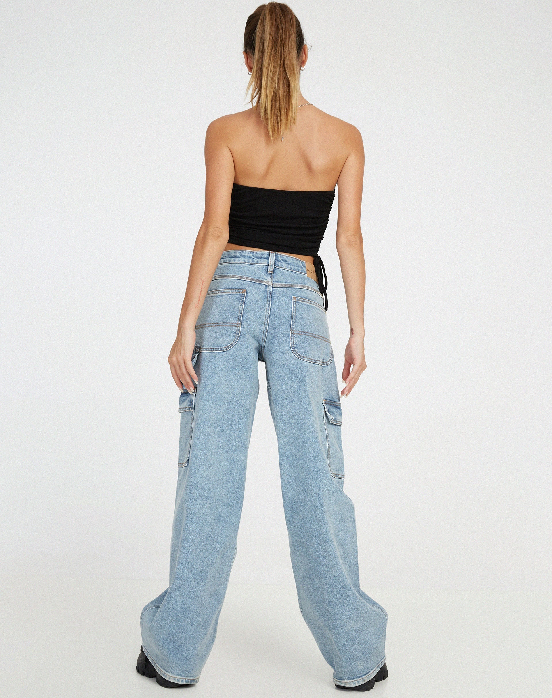 image de Kuincy Crop Top in Black Diamante Bucklea