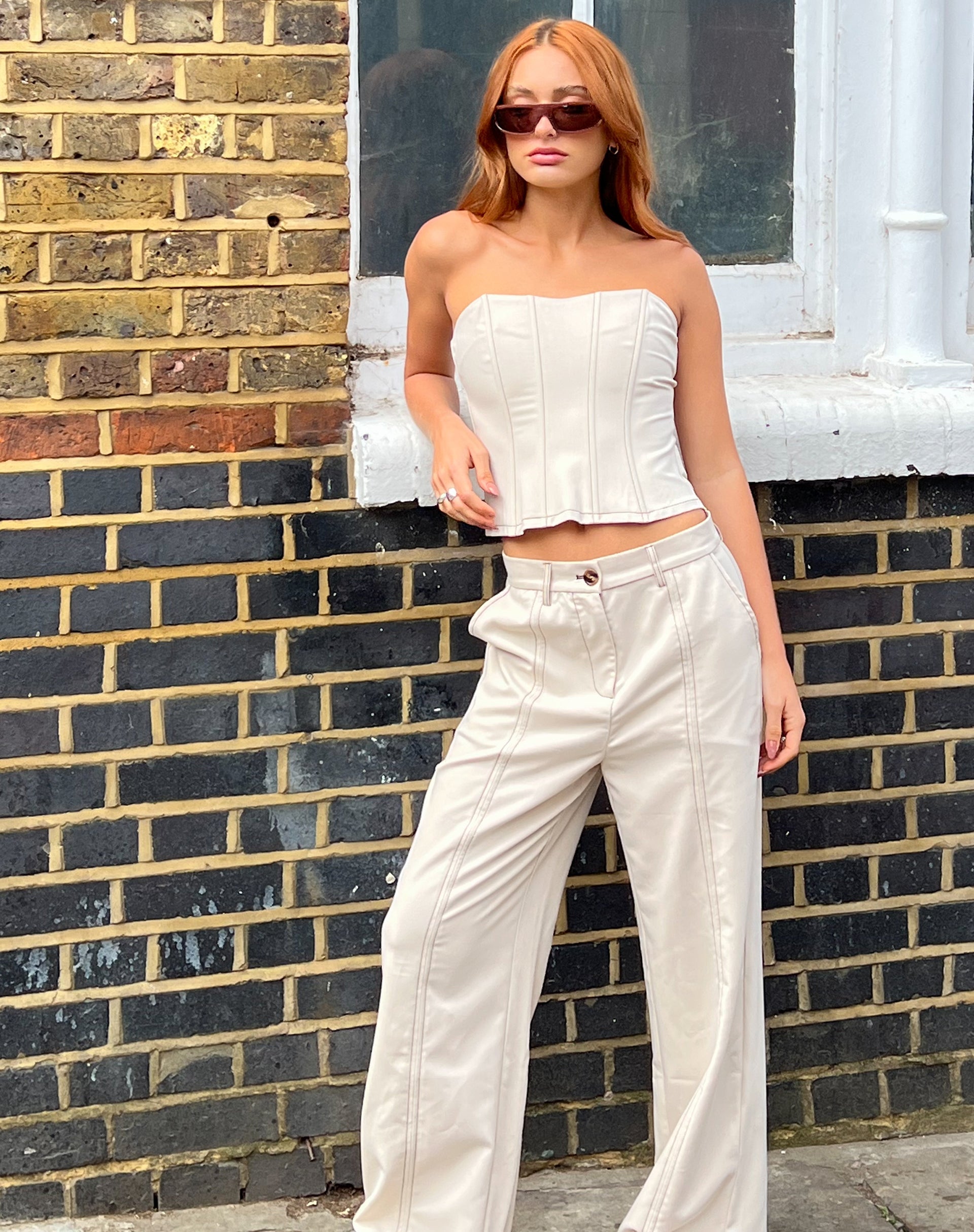 Image du pantalon Albus en écru à maille brune