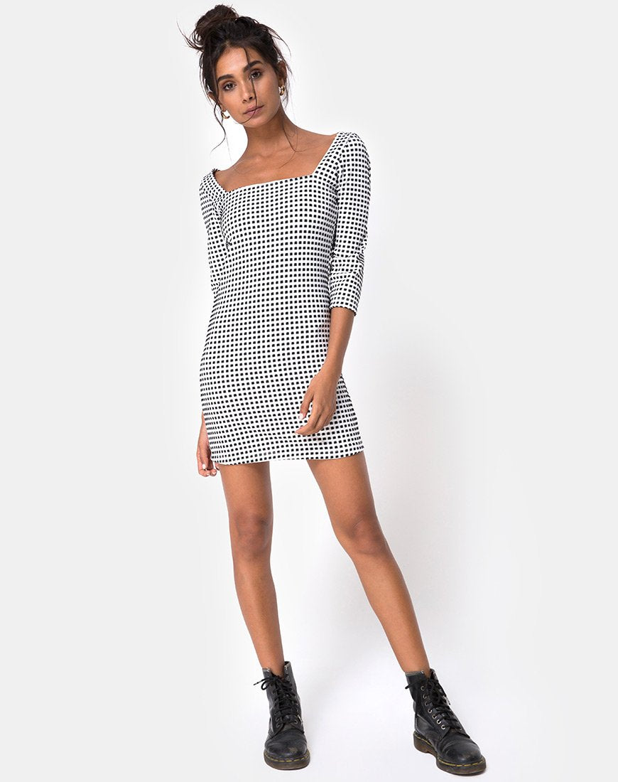 Image de la robe Laras en vichy noir ivoire