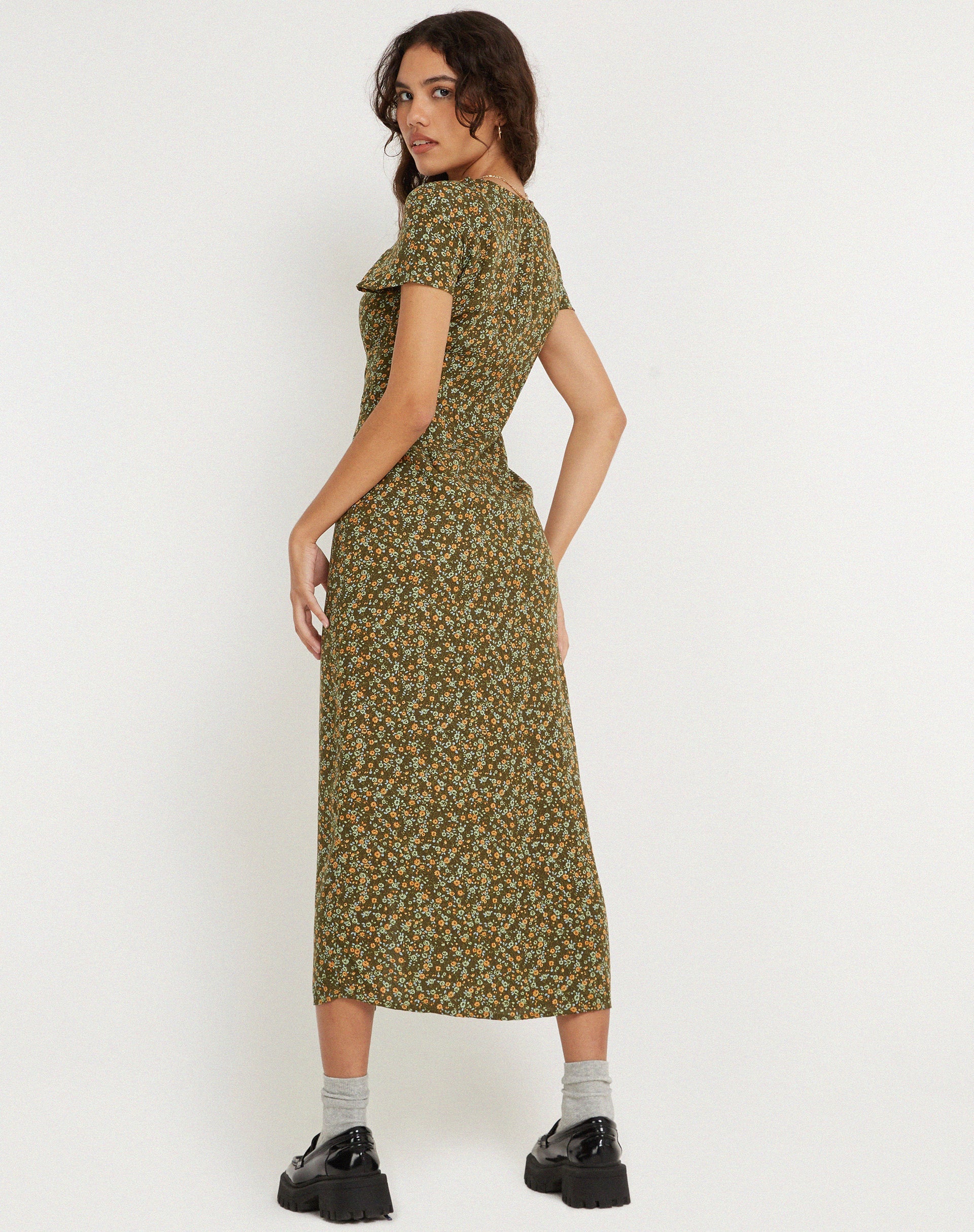 image de Larin Midi Dress in Grungey Floral Khaki
