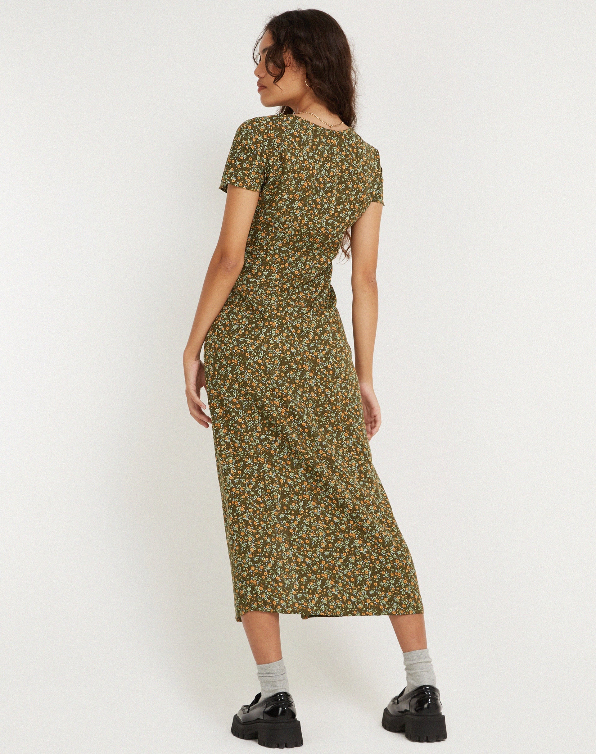 image de Larin Midi Dress in Grungey Floral Khaki