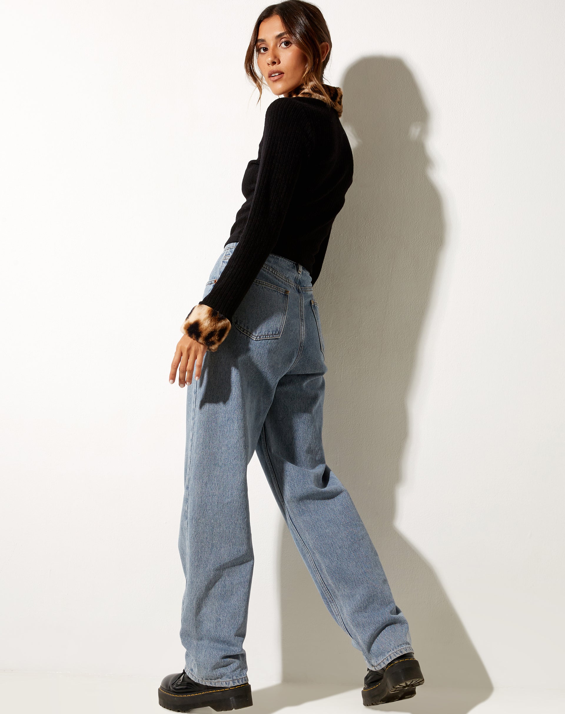 Image de Larita Cardi en tricot noir et brun