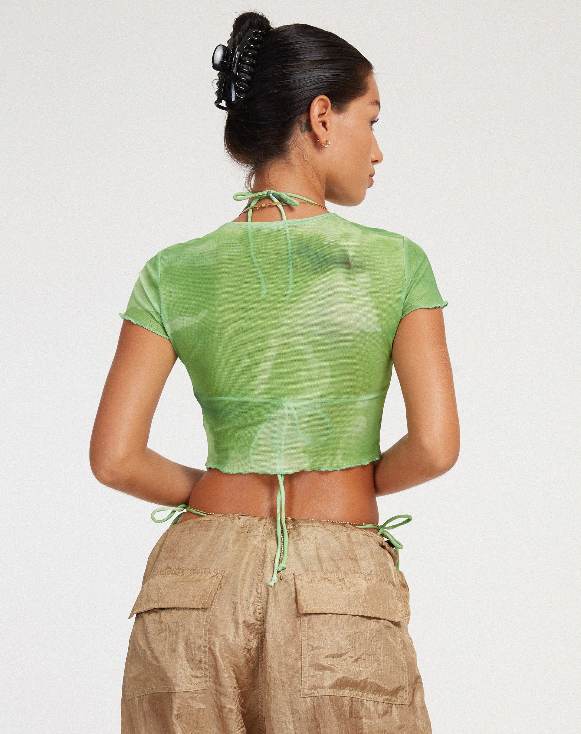 Image de Tiney Crop Top en vert aquarelle