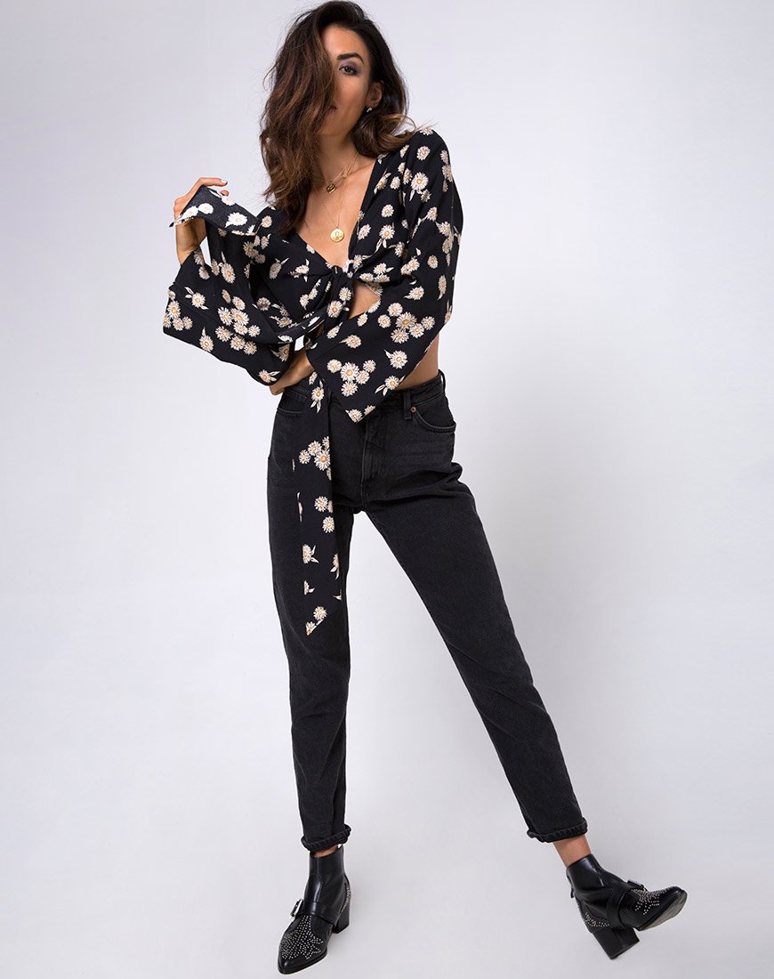 Image de Laya Wrap Top in Grunge Daisy Floral