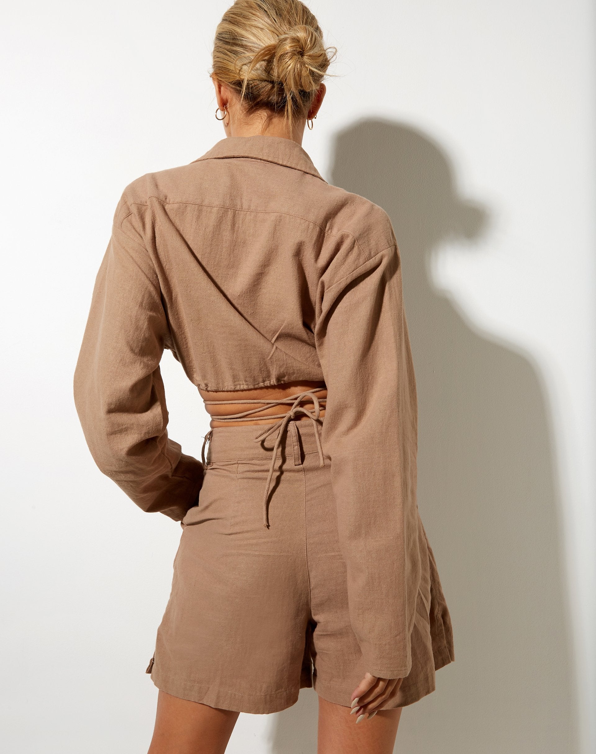 Image de la chemise croisée Elisa en biscuit Rami