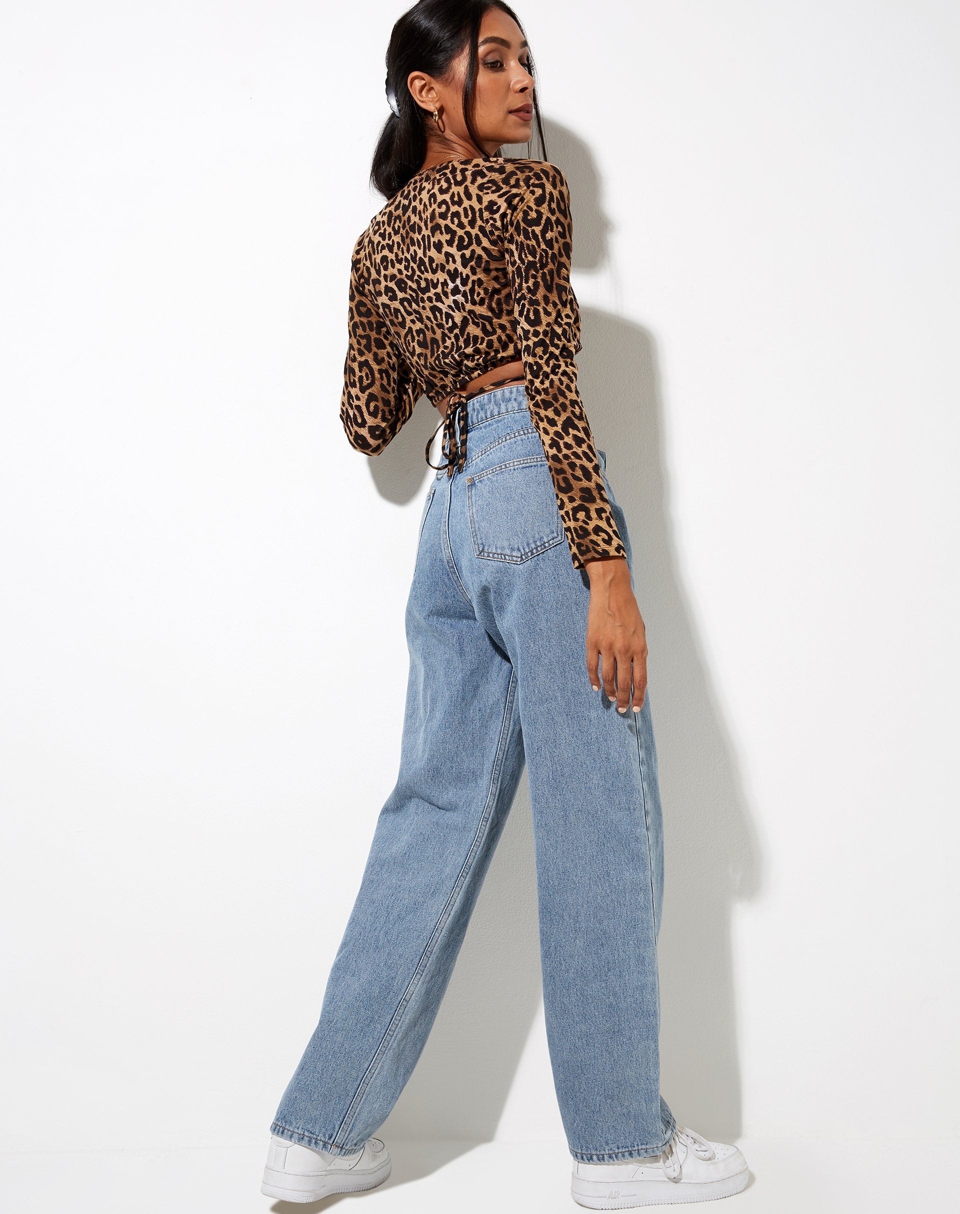 Image de Lieneva Crop Top in Night Leopard Brown